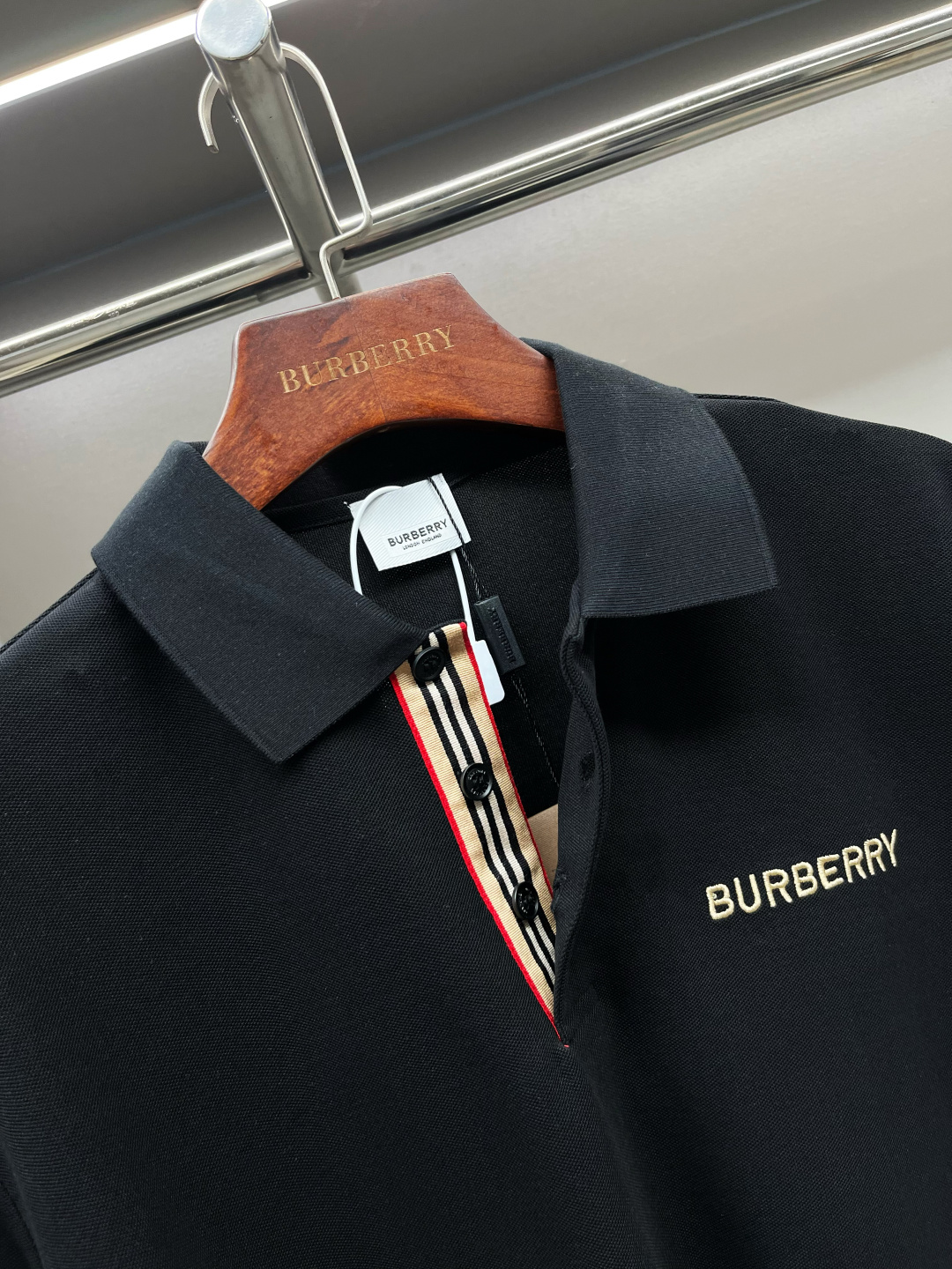 Burberry BBR 巴宝莉 标志性条纹开襟珠地网眼布棉质 Polo 衫