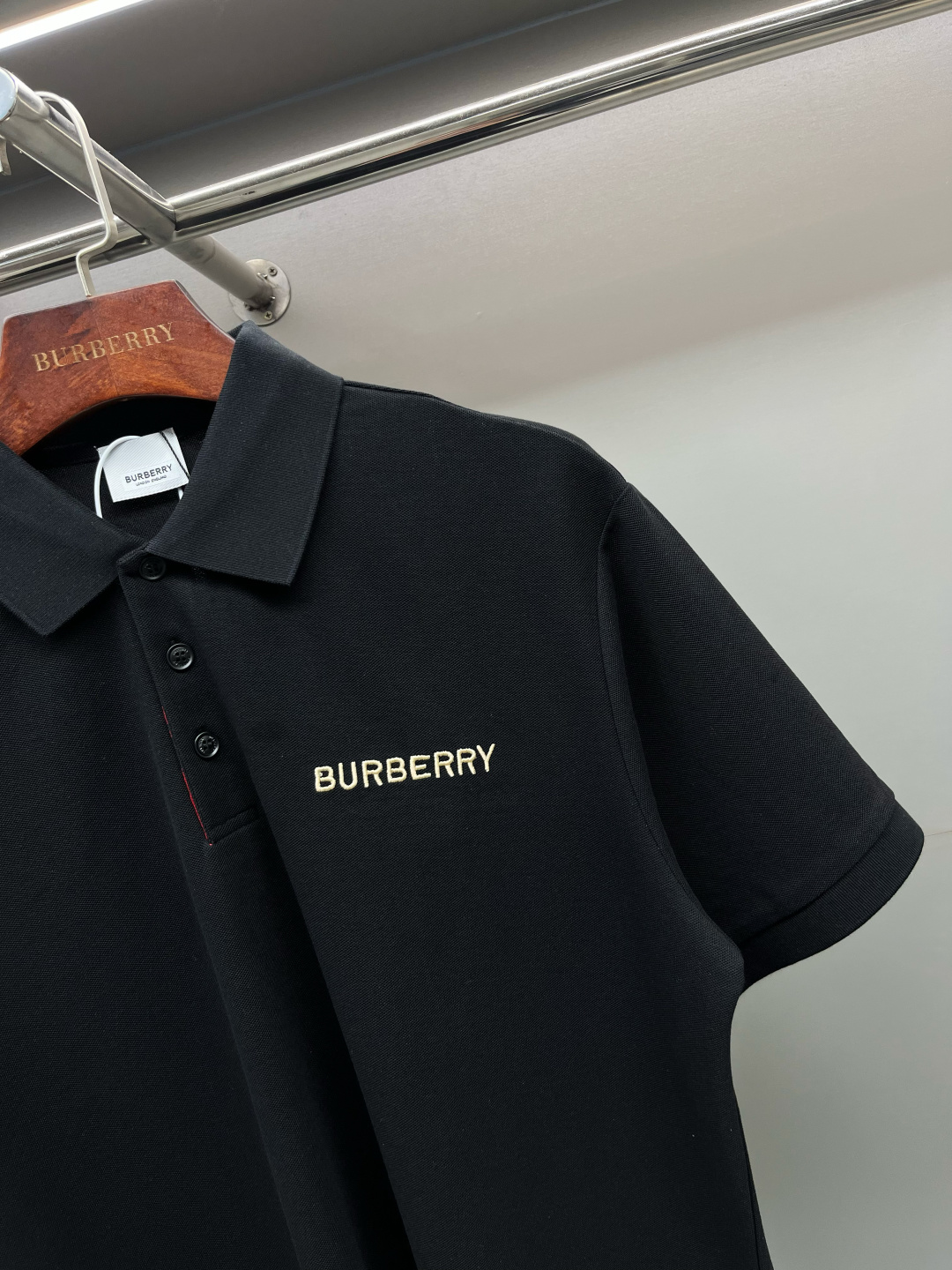 Burberry BBR 巴宝莉 标志性条纹开襟珠地网眼布棉质 Polo 衫