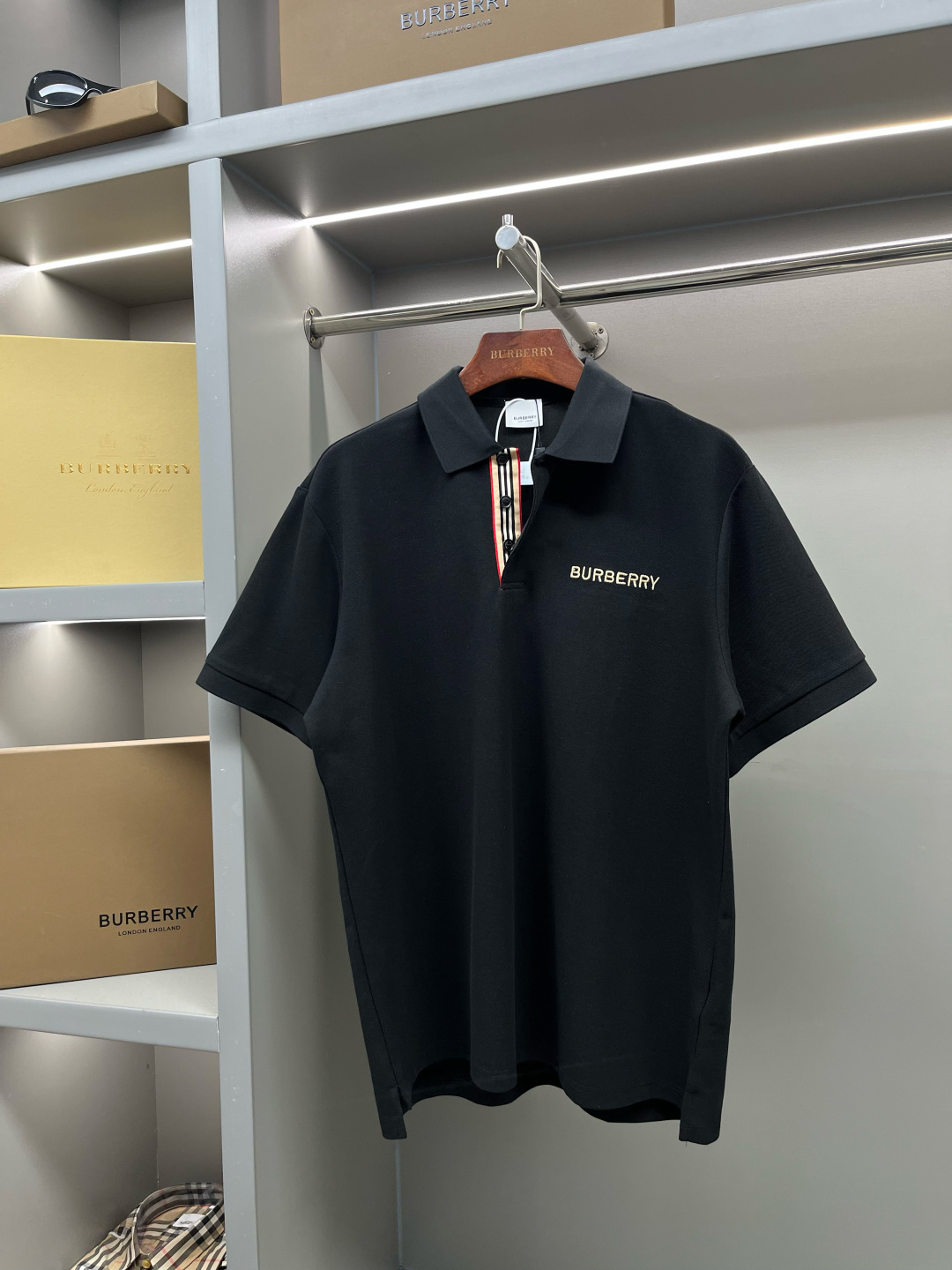 Burberry BBR 巴宝莉 标志性条纹开襟珠地网眼布棉质 Polo 衫