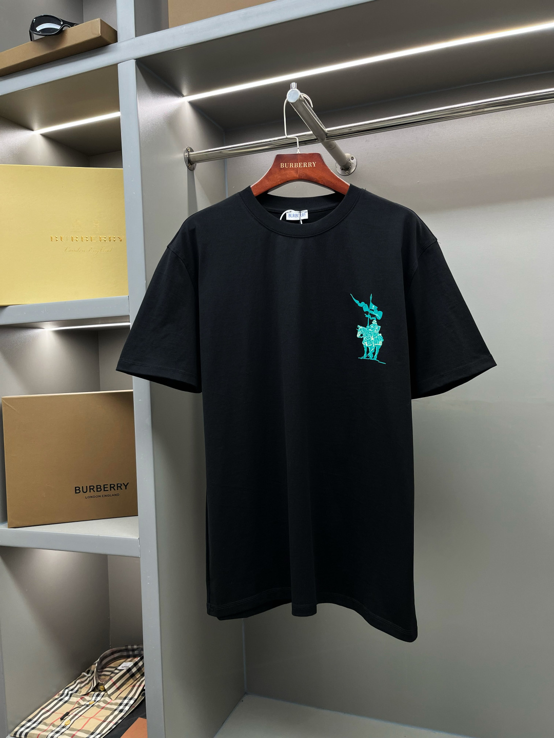 BBR Burberry 🅱️Camiseta de manga corta de algodón con estampado de caballo de guerra con logo [El producto estrella de…