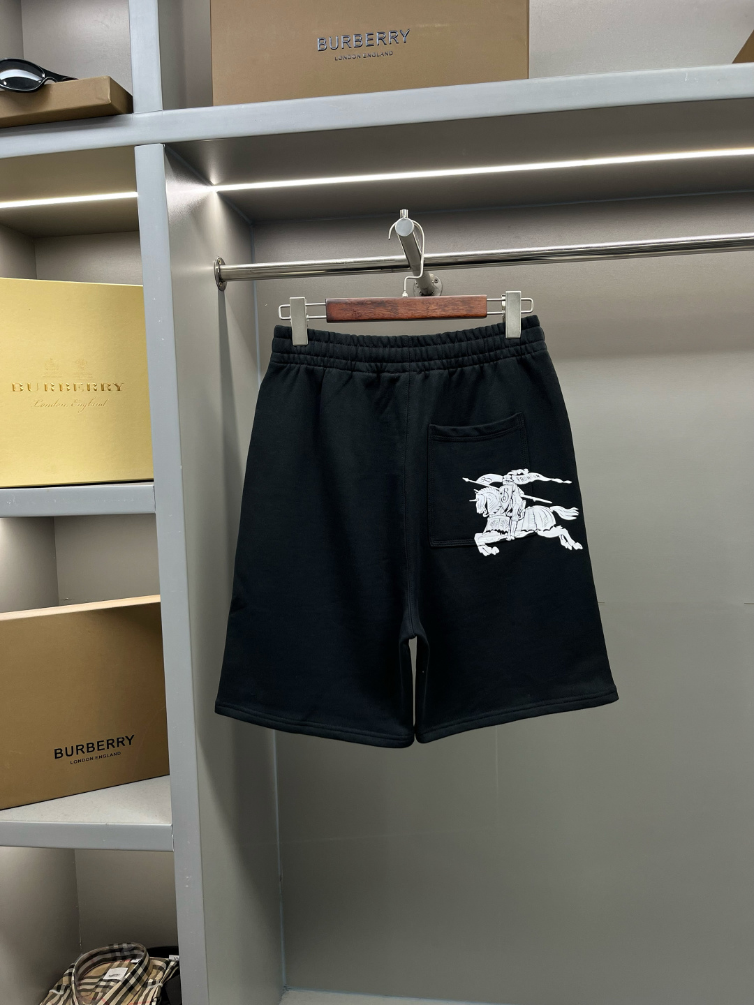 Burberry BUR王牌渠道