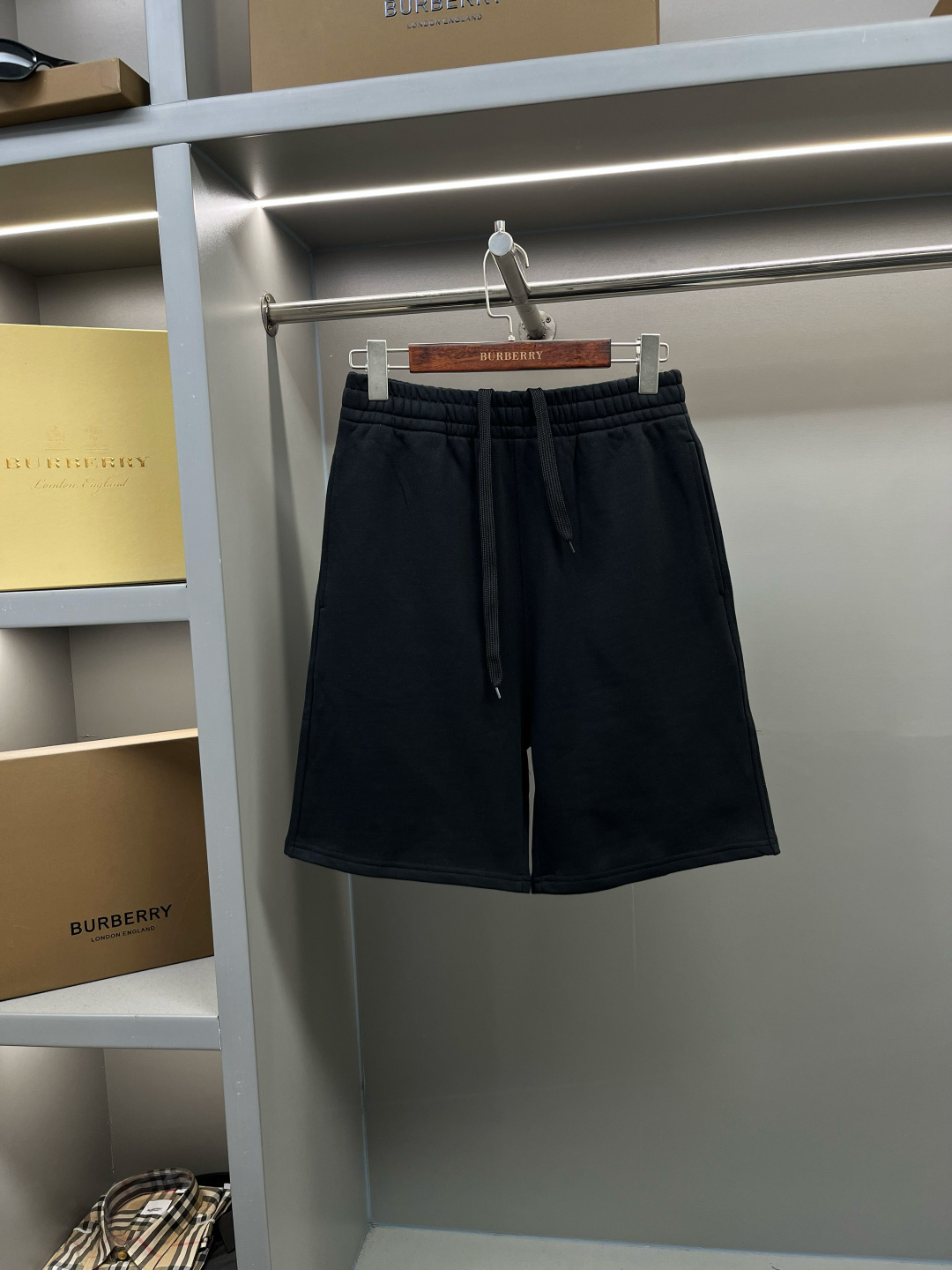 Burberry BUR王牌渠道