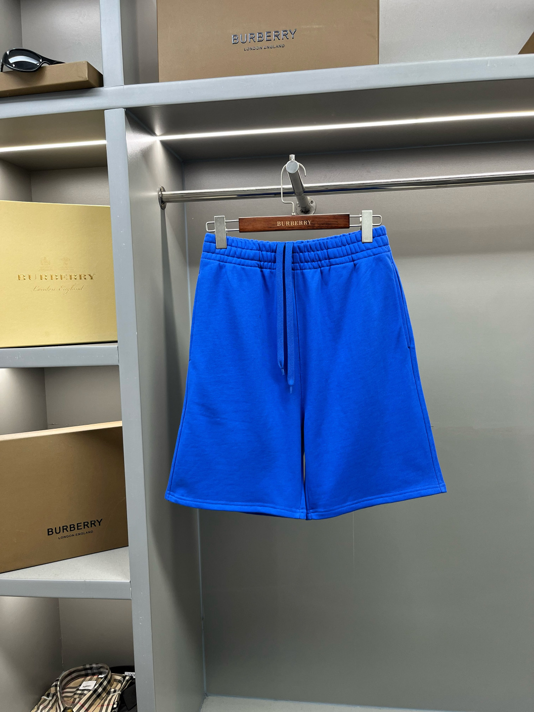 Burberry BUR王牌渠道