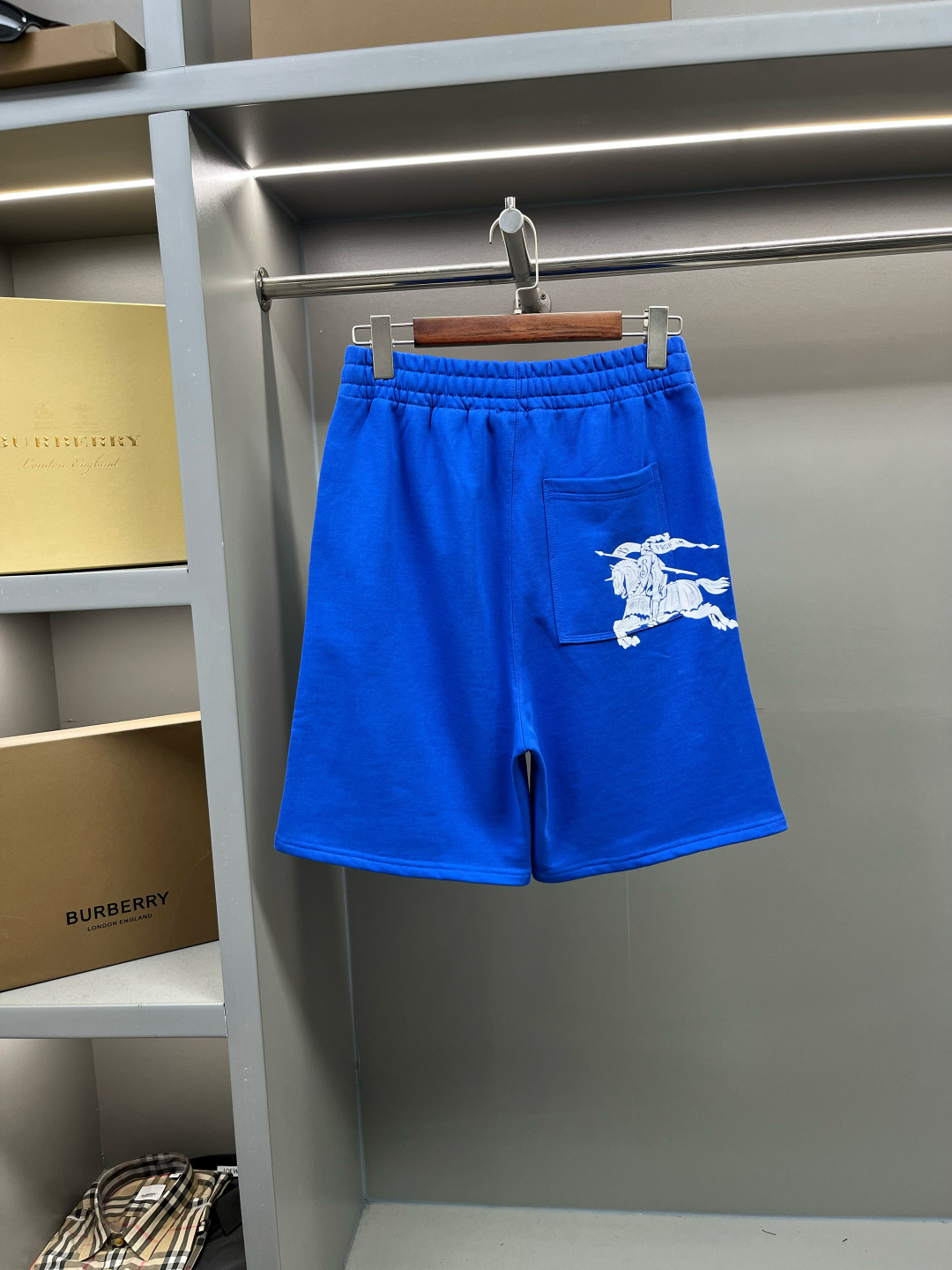 Burberry BUR王牌渠道