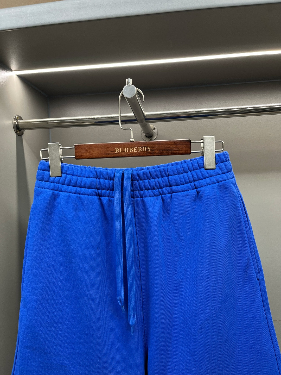 Burberry BUR王牌渠道