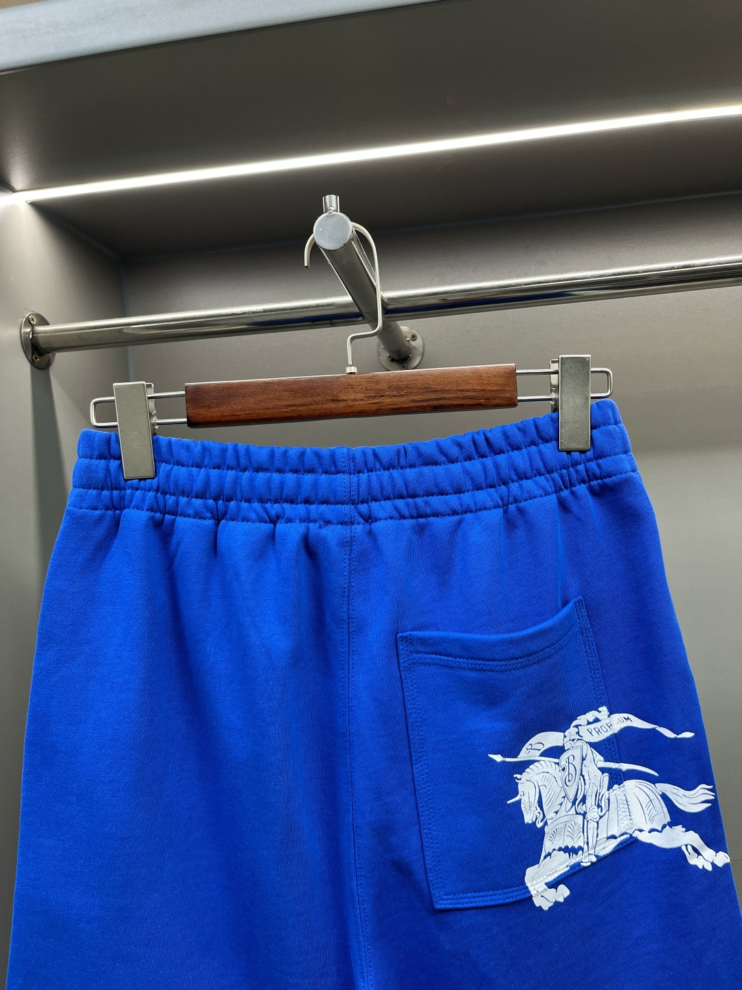 Burberry BUR王牌渠道