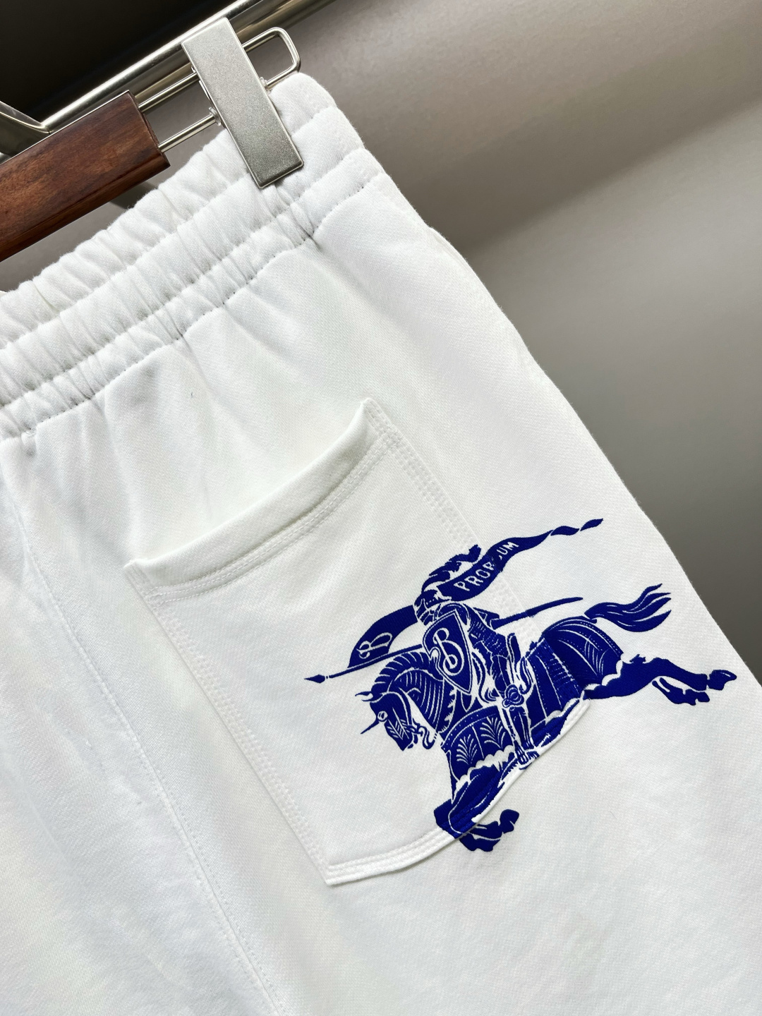 Burberry BUR王牌渠道