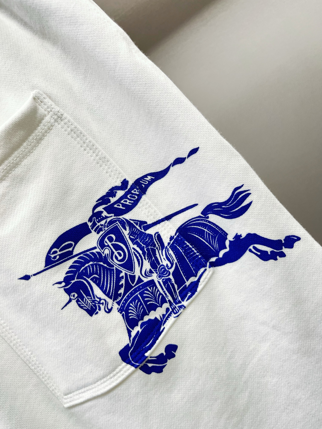 Burberry BUR王牌渠道