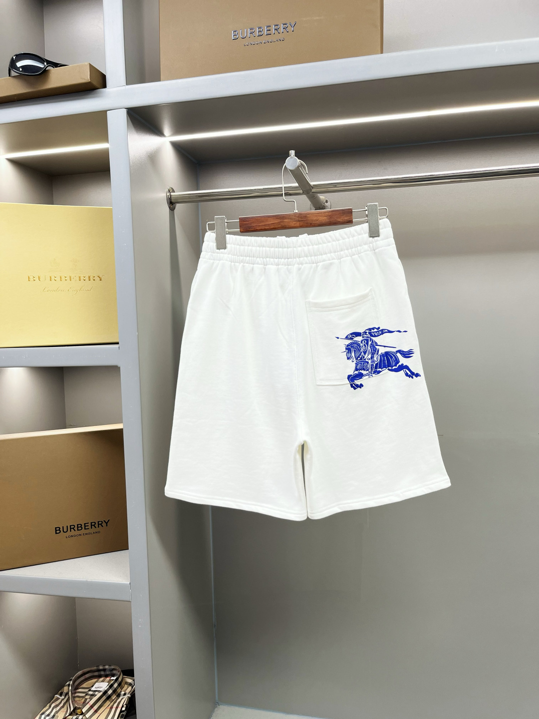 Burberry BUR王牌渠道