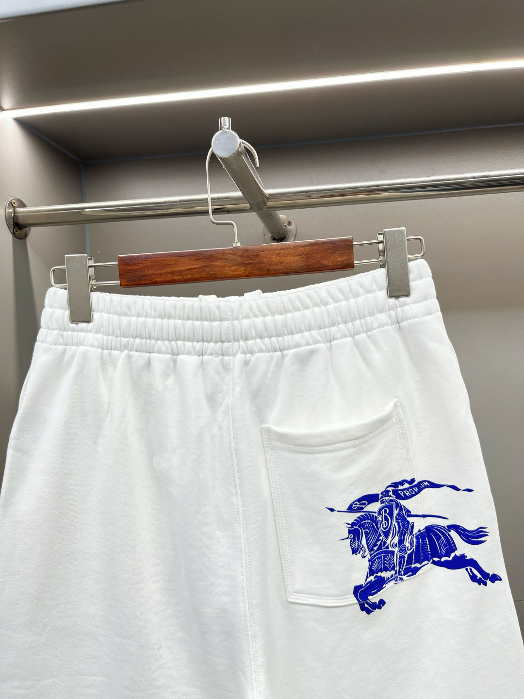 Burberry BUR王牌渠道
