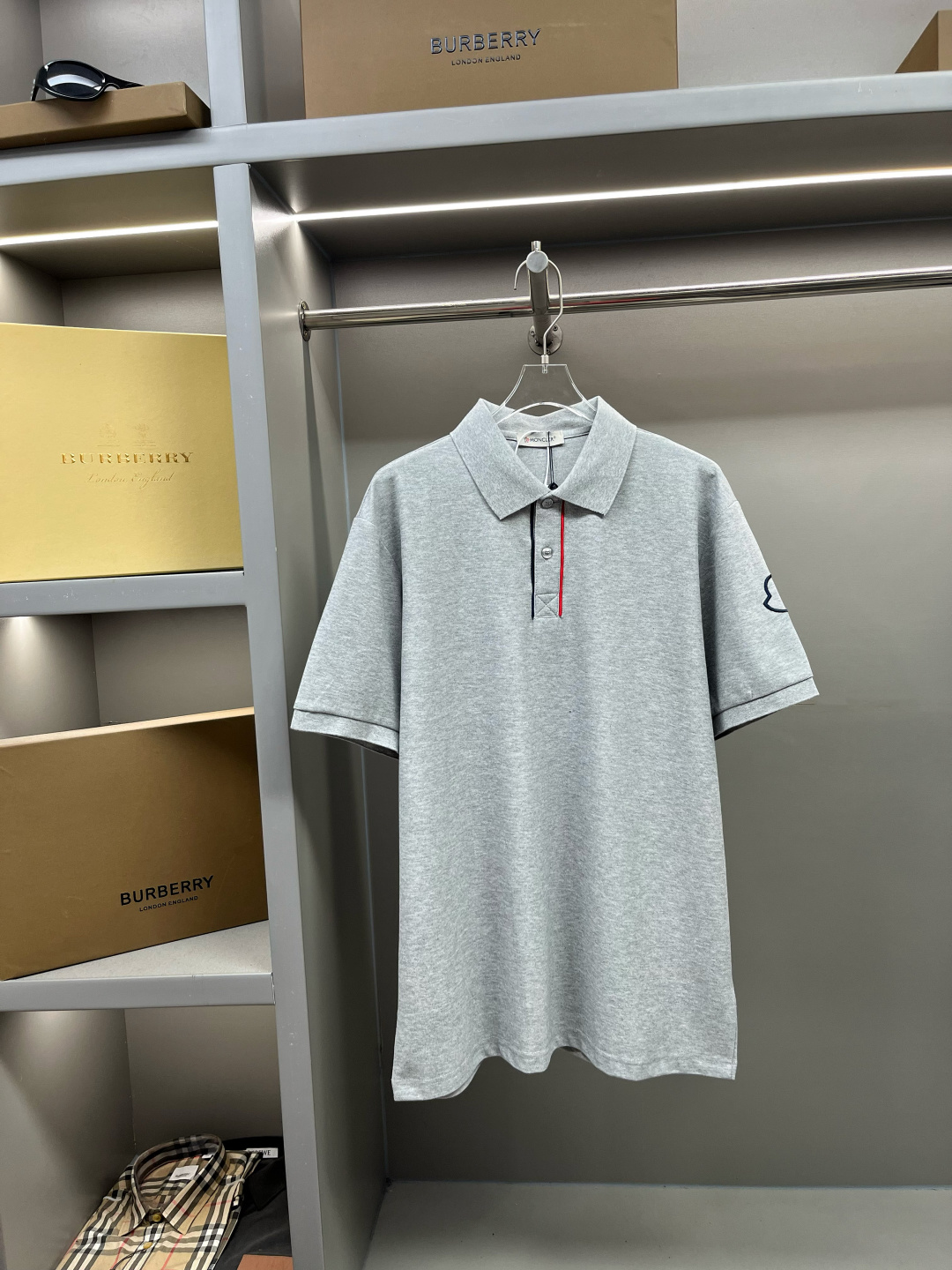 MONCLER bordado nuevo estilo polo, tela original, mismo estilo oficial, tela de punto de algodón puro de 210 gramos, pe…
