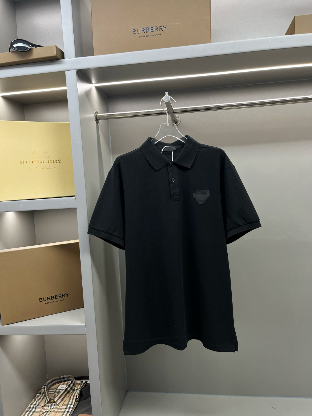 PRADA Logo triangular nuevo Polo Tela original Mismo estilo oficial Hecho de tela de piqué de algodón puro de 210 g, te…