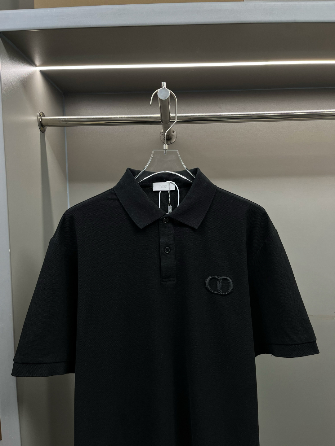Polo Dior CD Bordado para Hombre y Mujer - Algodón Premium, Varios Colores 3 cmp i1746487366821 2039 0 1