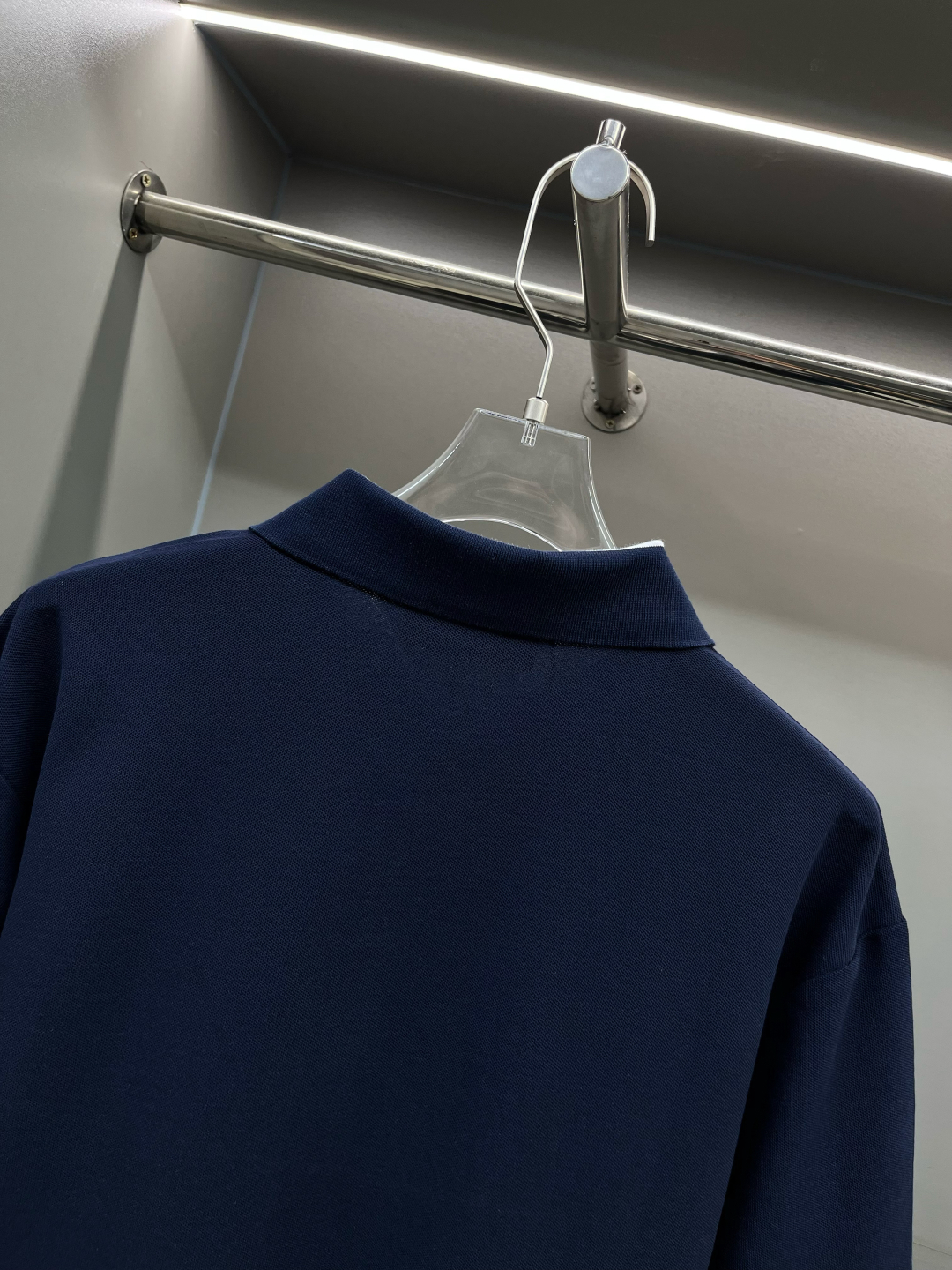 Elegante Polo Gucci de Algodón con Detalles de Logotipo Bordado para Hombre/Mujer 10 cmp i1746488752939 3967 0 9