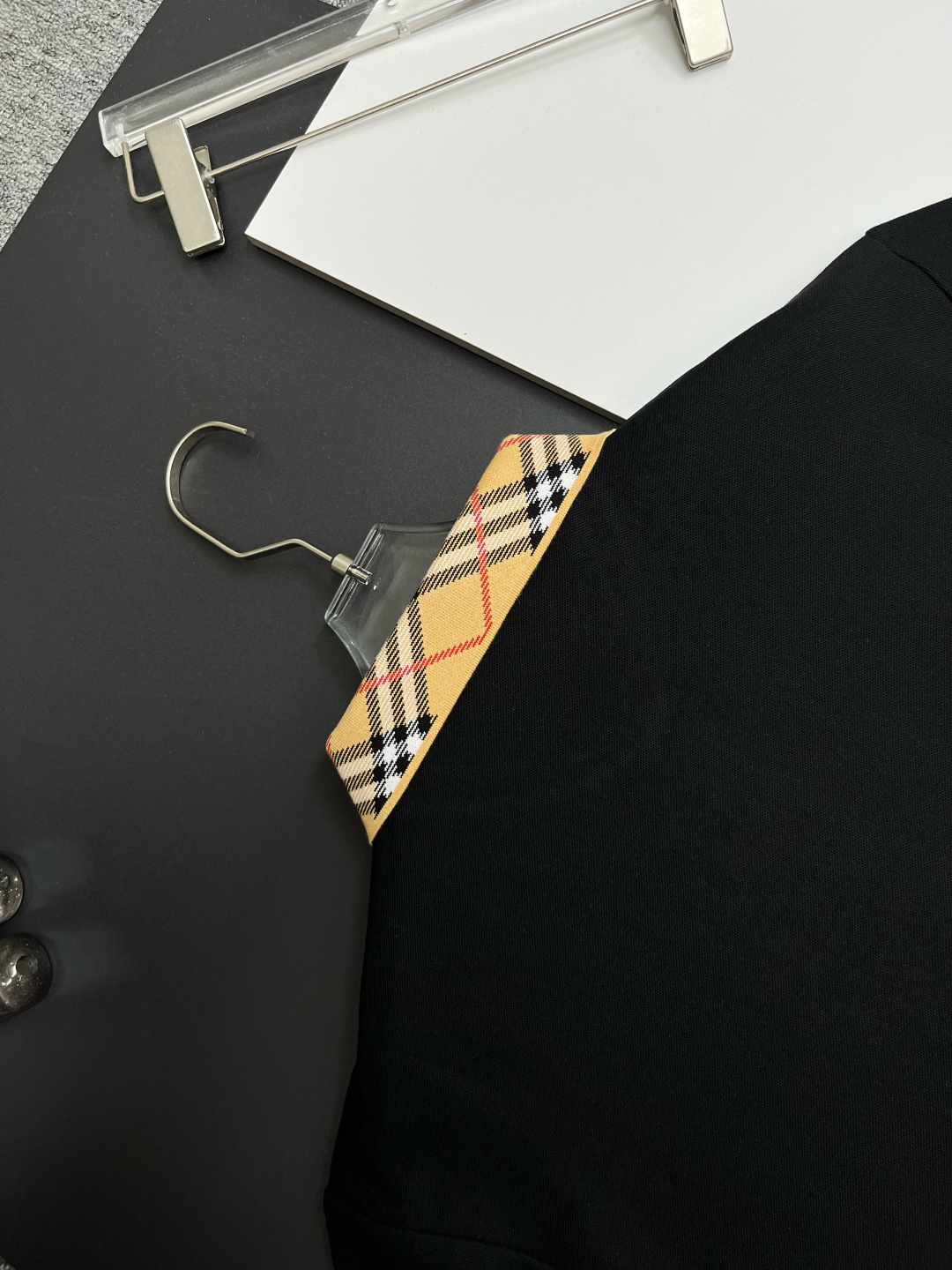 Burberry BURBERRY 巴宝莉格纹领新款Polo衫