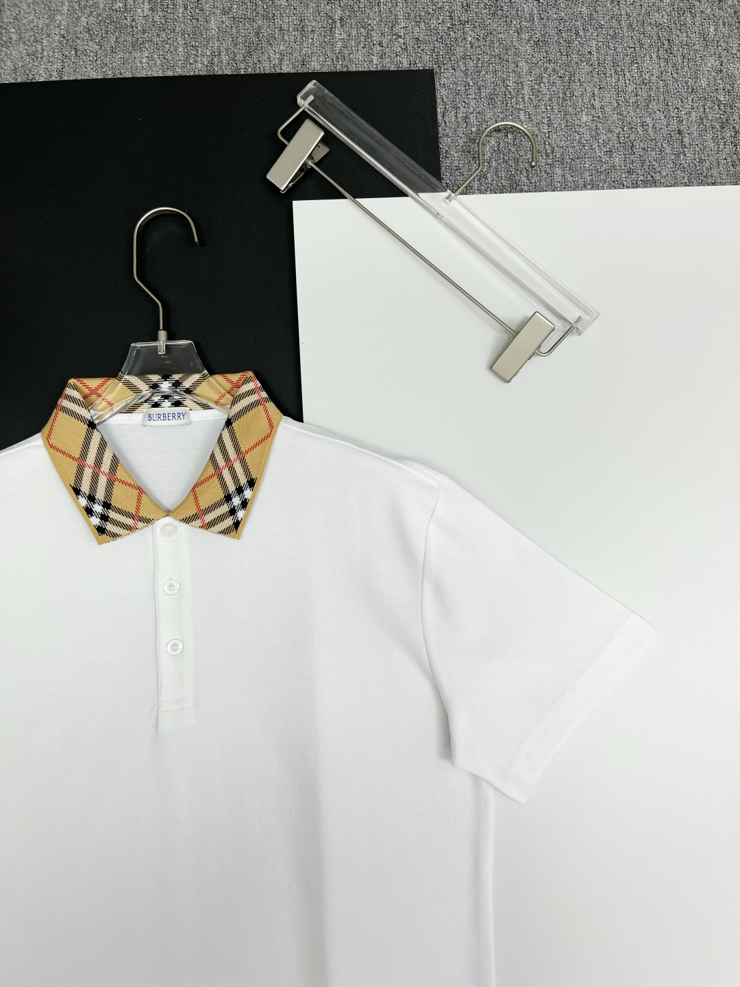 Burberry BURBERRY 巴宝莉格纹领新款Polo衫