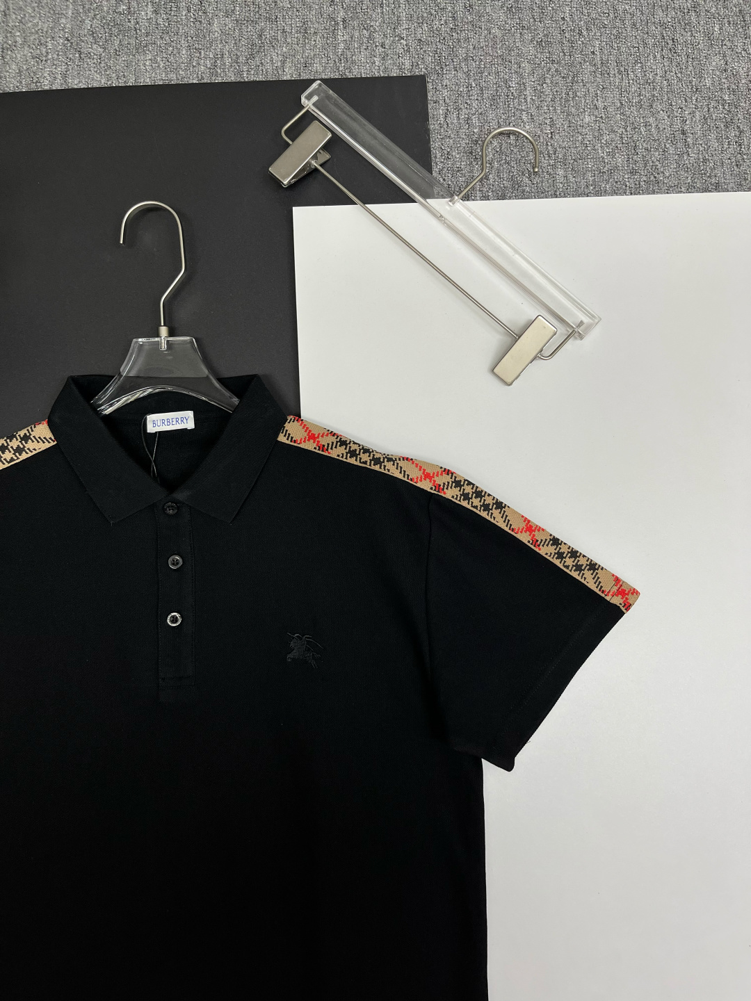Burberry BURBERRY 巴宝莉格纹织带战马刺绣新款Polo衫