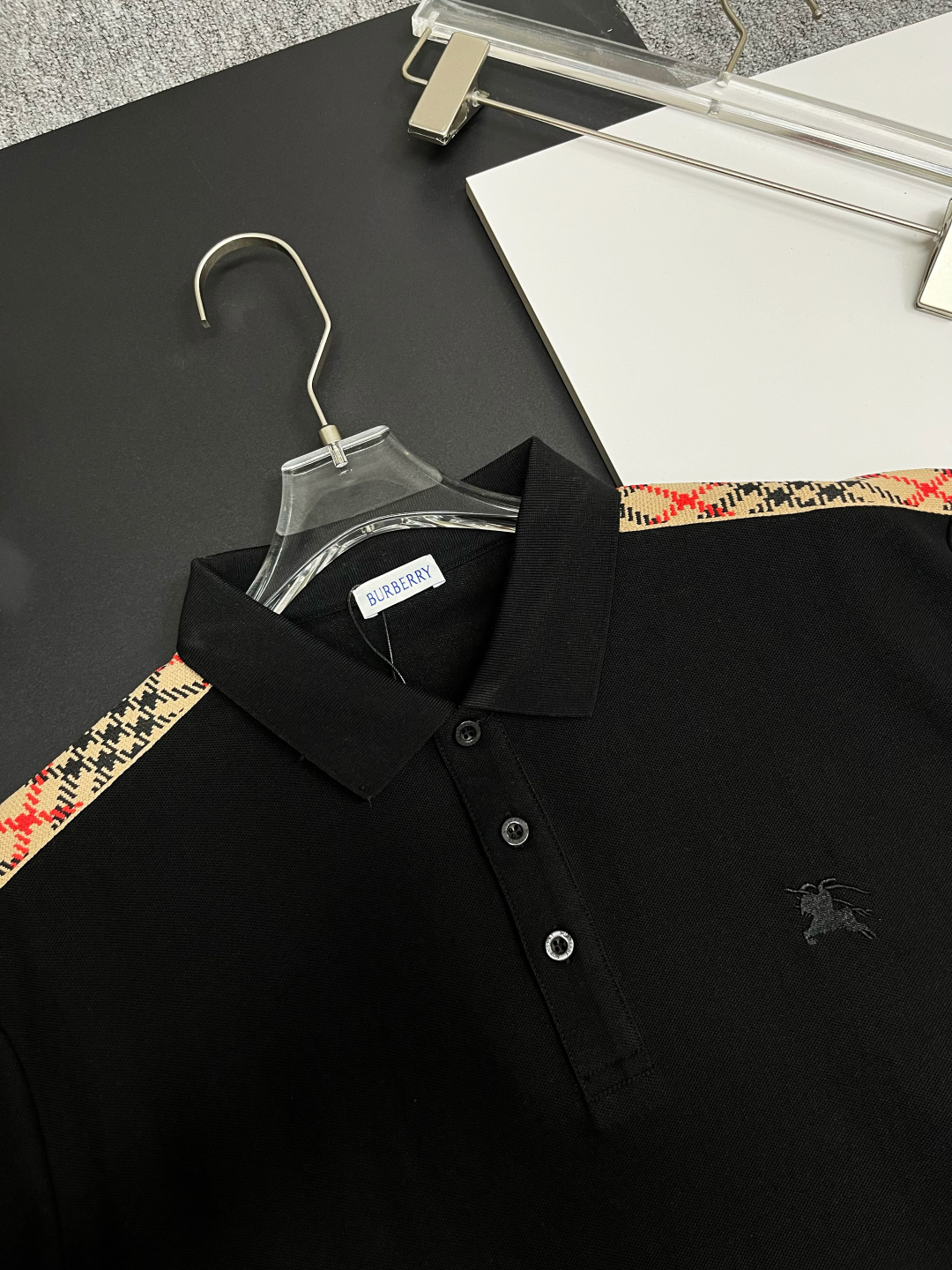 Burberry BURBERRY 巴宝莉格纹织带战马刺绣新款Polo衫