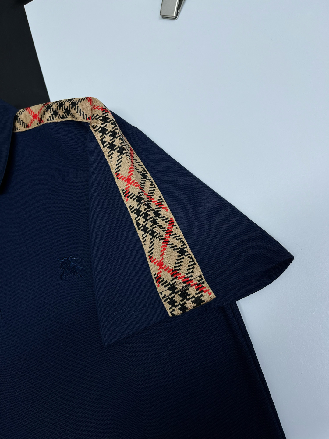 Burberry BURBERRY 巴宝莉格纹织带战马刺绣新款Polo衫