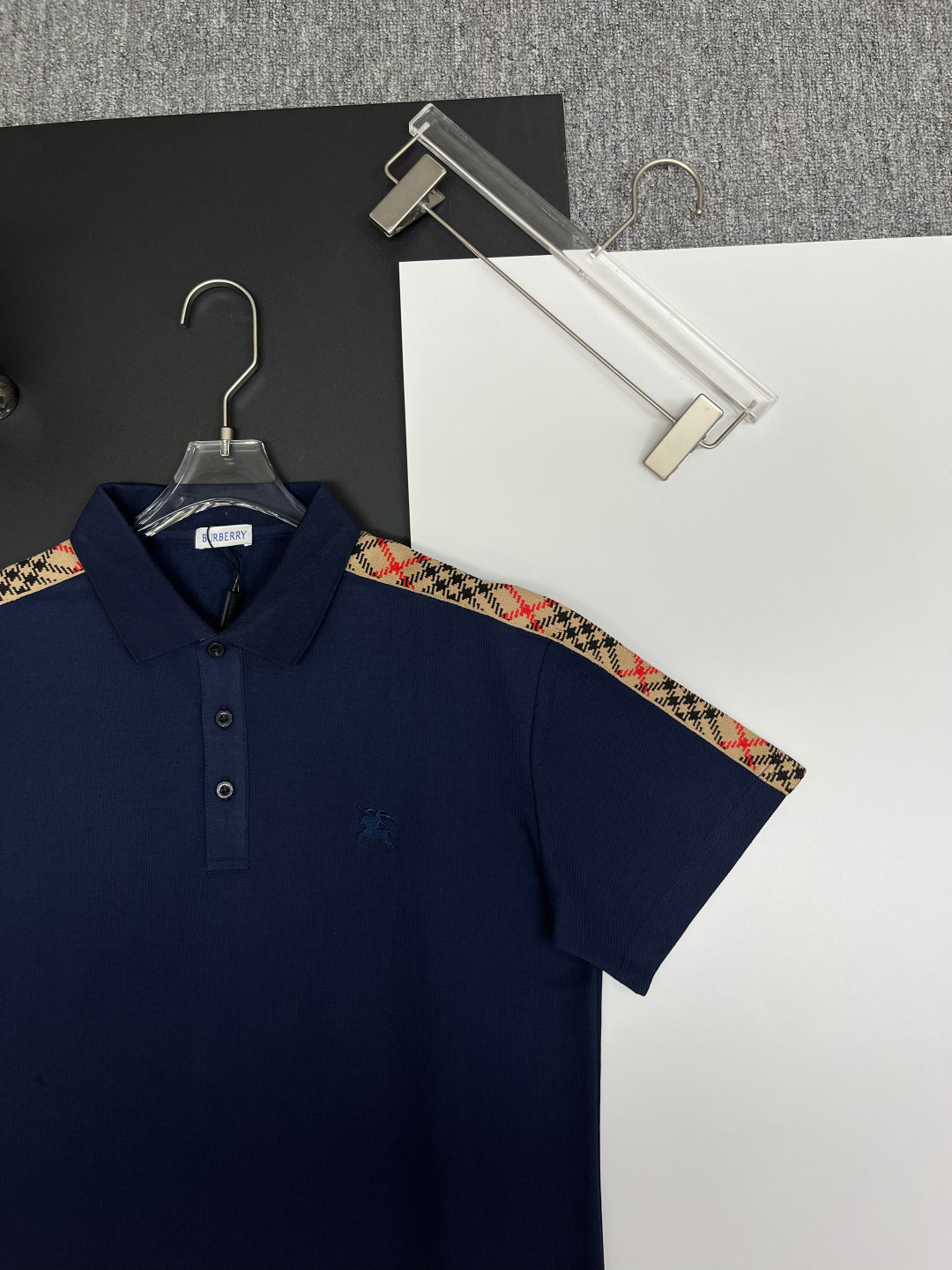 Burberry BURBERRY 巴宝莉格纹织带战马刺绣新款Polo衫