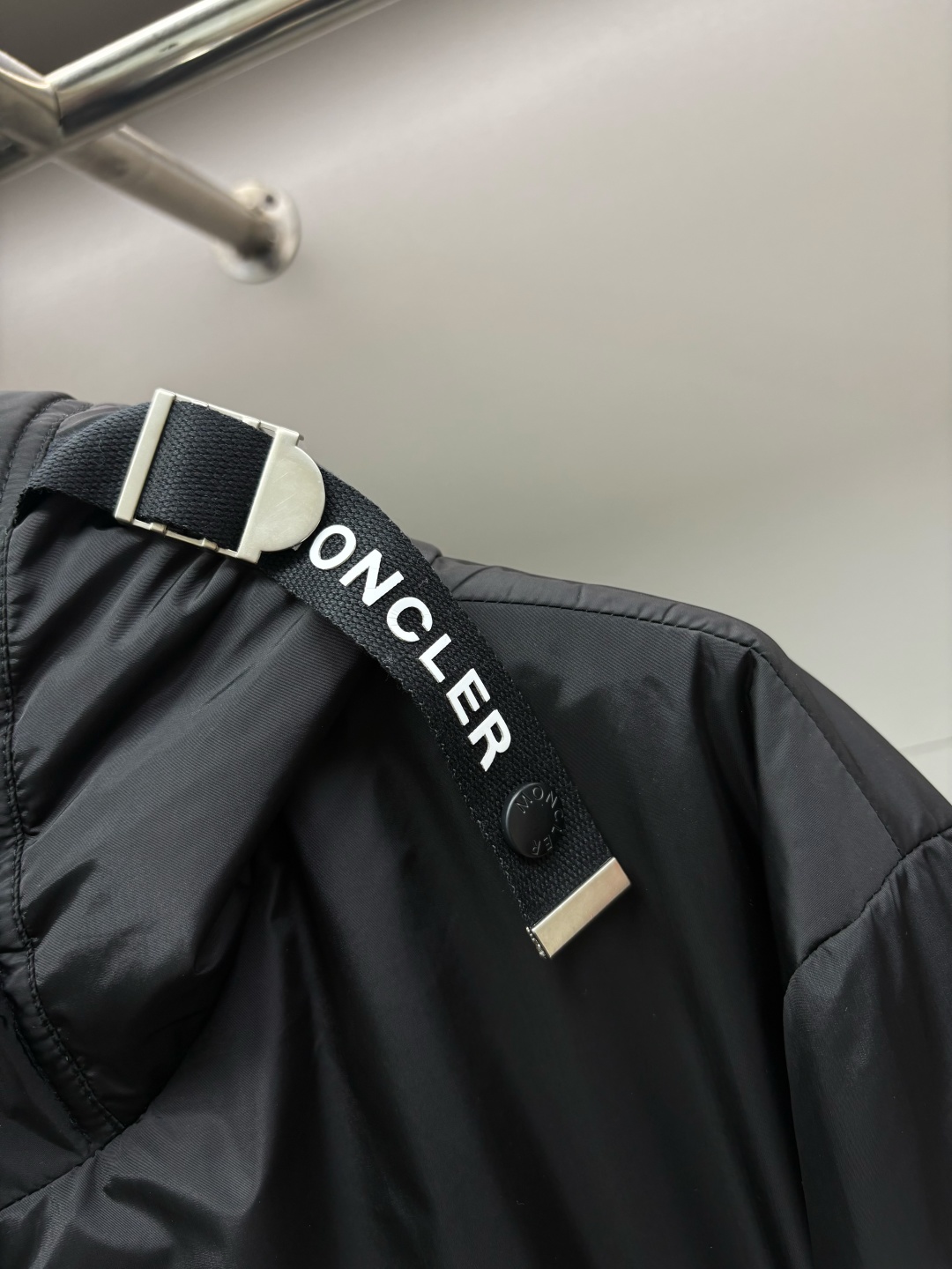 Moncler Traversier Chaqueta Ligera con Doble Capucha para Hombre y Mujer 7 cmp i1755545850044 4577 0 5