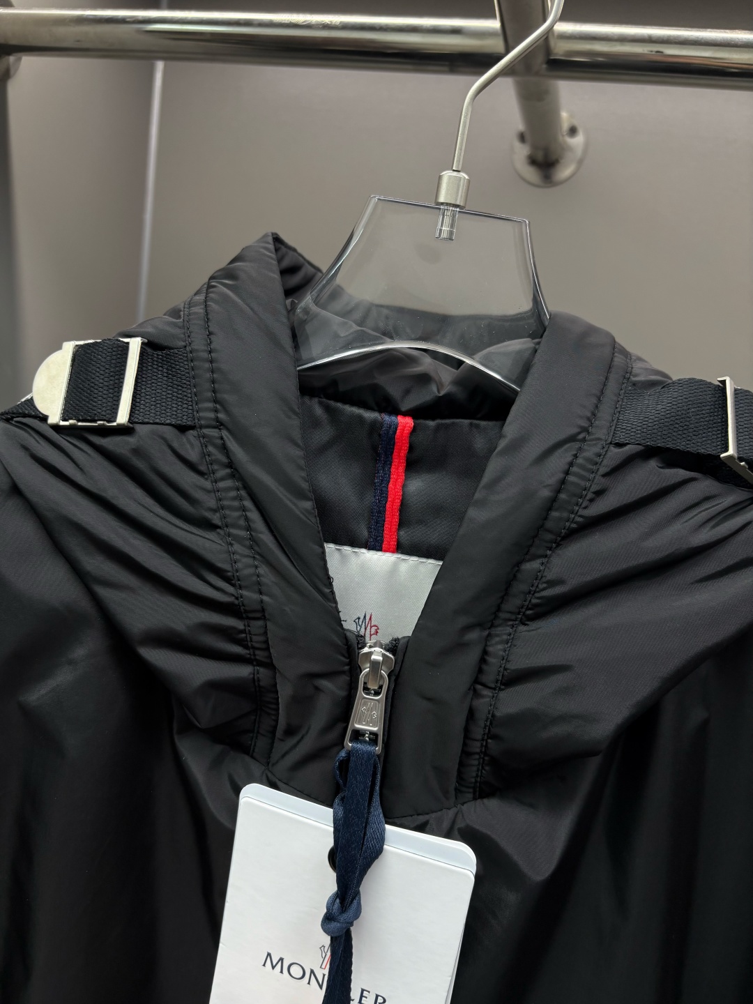 Moncler Traversier Chaqueta Ligera con Doble Capucha para Hombre y Mujer 5 cmp i1755545850045 1162 0 3