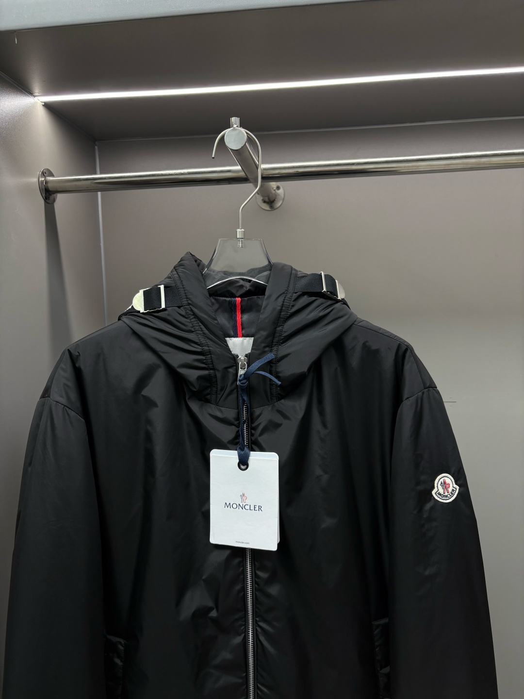 Moncler Traversier Chaqueta Ligera con Doble Capucha para Hombre y Mujer 3 cmp i1755545850051 6428 0 1