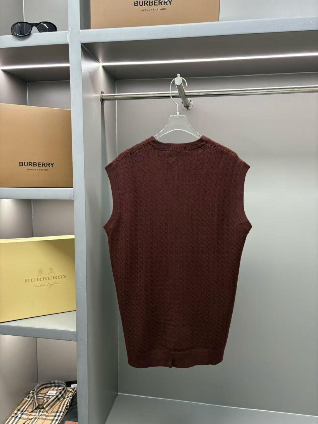 Polo Ralph Lauren Wool Vest Classic Fit Soft Knitwear V-Neck Sleeveless 7 cmp i1757261759497 9868 0 6