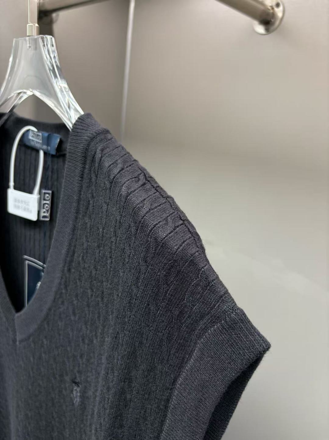 Polo Ralph Lauren Wool Vest: Classic Style & Ultimate Comfort 5 cmp i1757261985742 5989 0 4