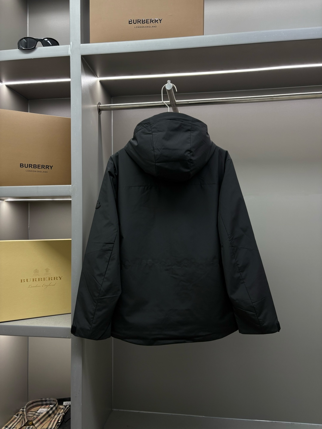 Chaqueta Ligera con Capucha Moncler para Hombre, Tejido de Poliéster Premium 8 cmp i1758547236106 3978 0 7