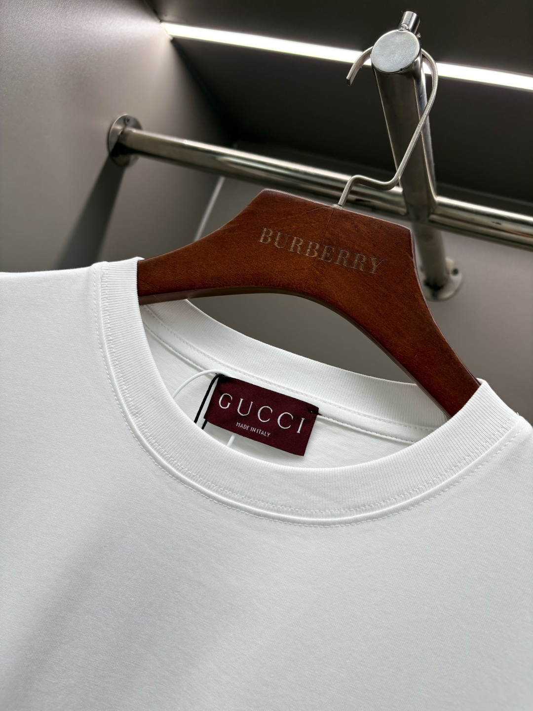 Gucci GUCCI 古驰 双G互扣式刺绣新款短袖T桖衫