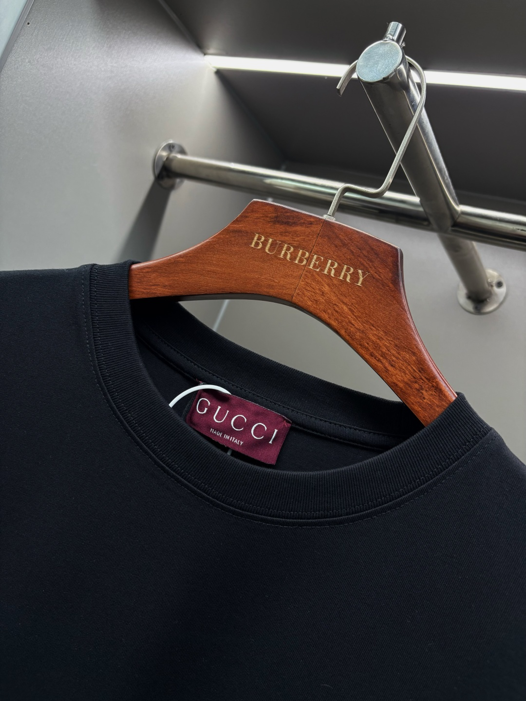 Gucci GUCCI 古驰 双G互扣式刺绣新款短袖T桖衫