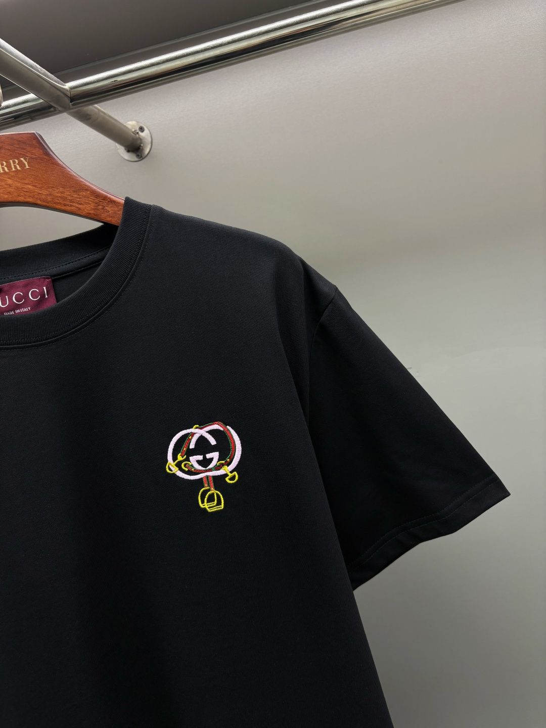 Gucci GUCCI 古驰 双G互扣式刺绣新款短袖T桖衫