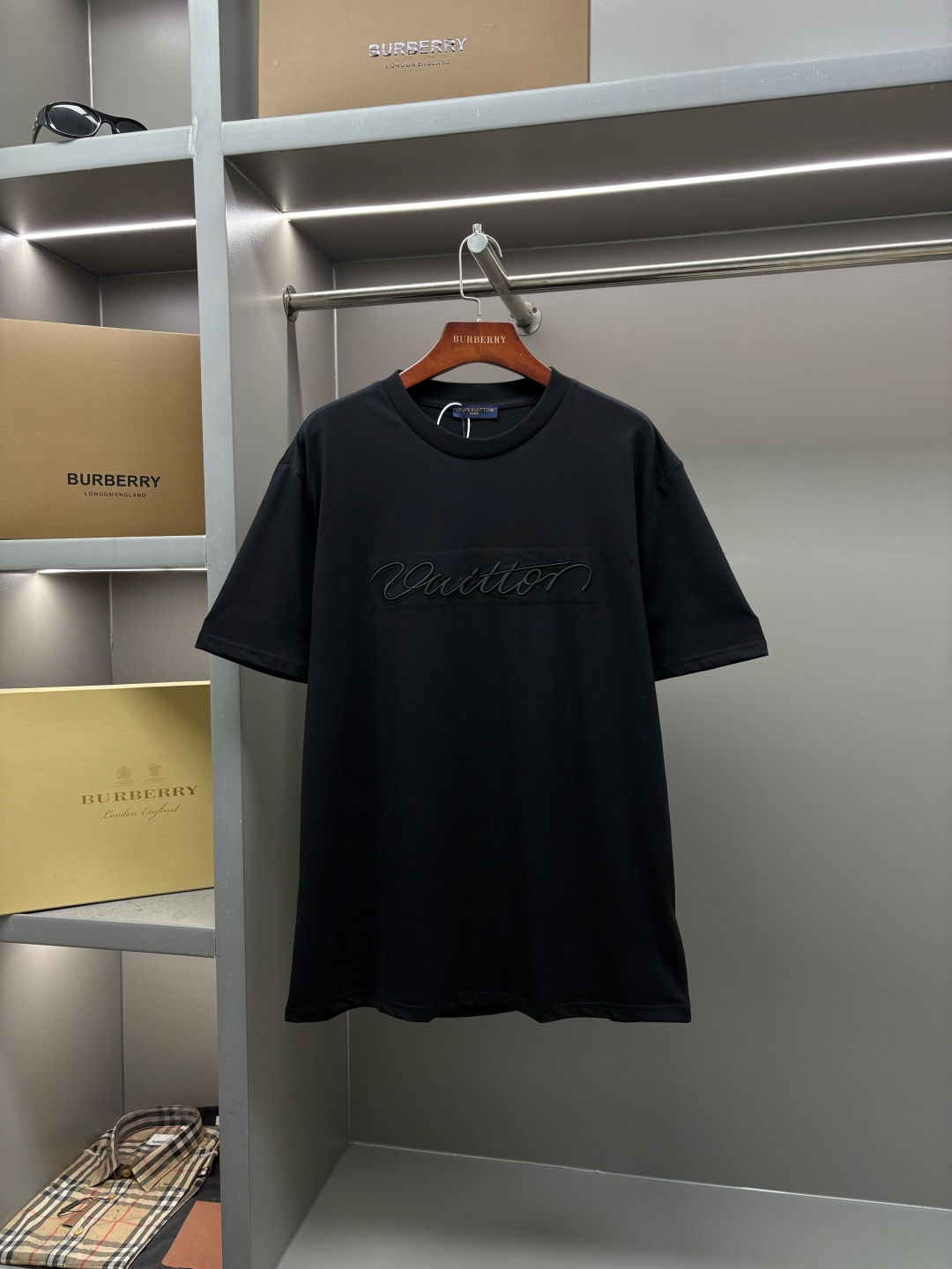 P85 1V/Louis Camiseta de manga corta de nuevo estilo con bordado de letras Tela original Accesorios personalizados orig…