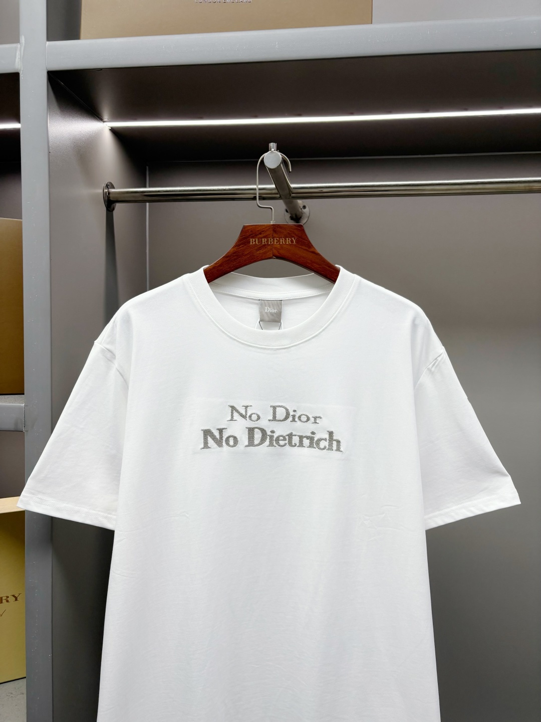 Dior DIOR 迪奥 宣言字母刺绣新款短袖T桖衫