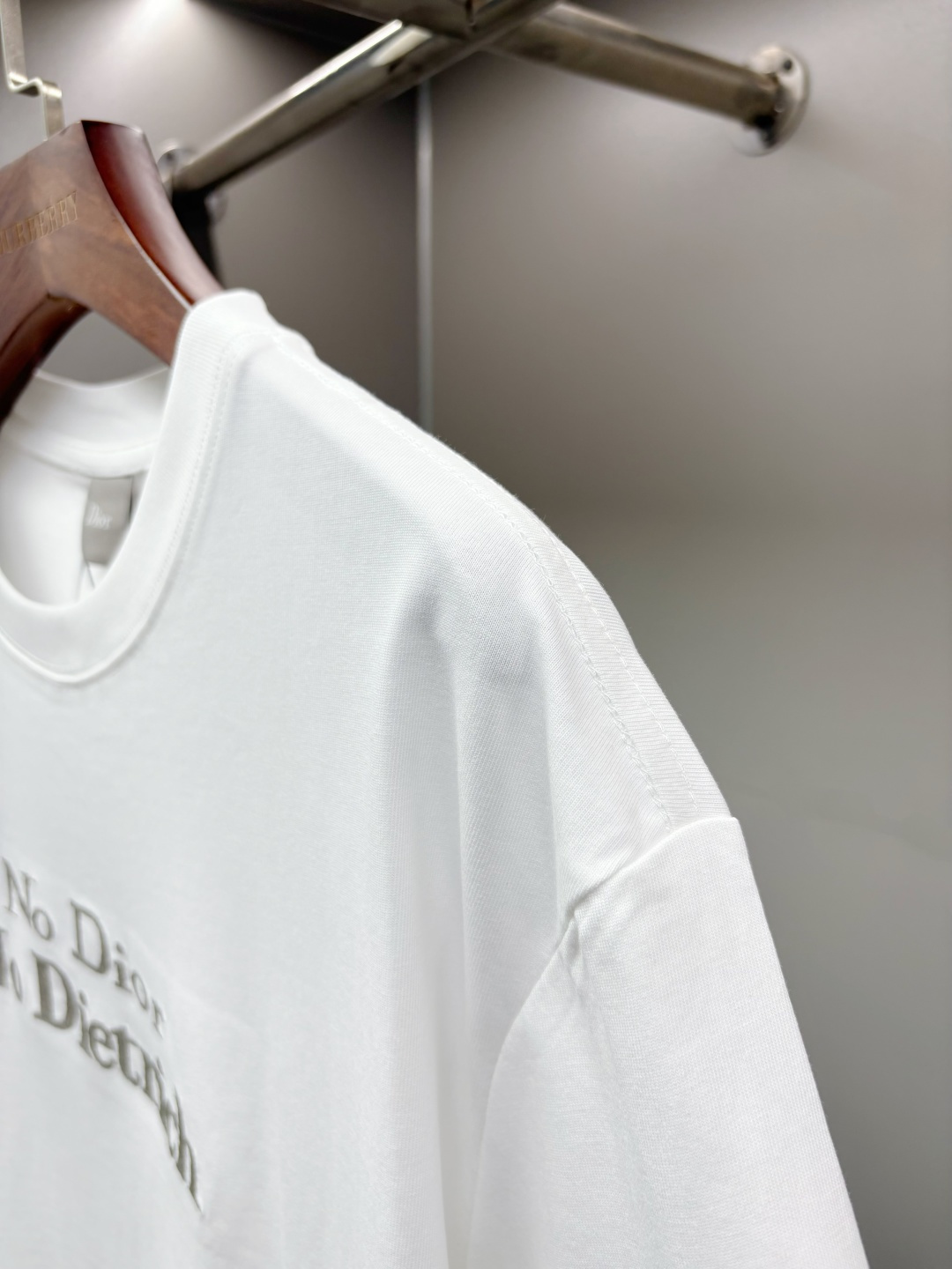 Dior DIOR 迪奥 宣言字母刺绣新款短袖T桖衫
