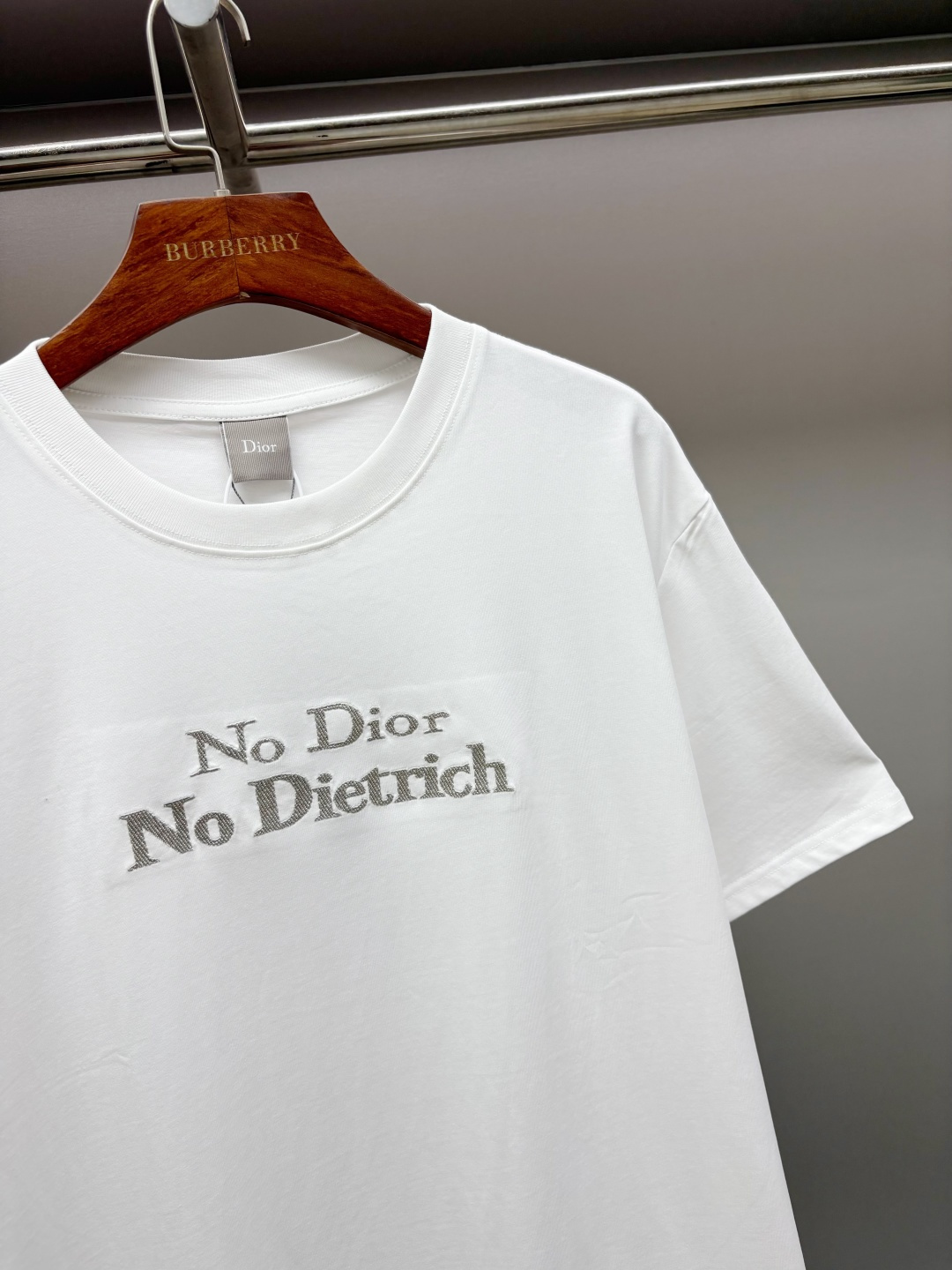 Dior DIOR 迪奥 宣言字母刺绣新款短袖T桖衫