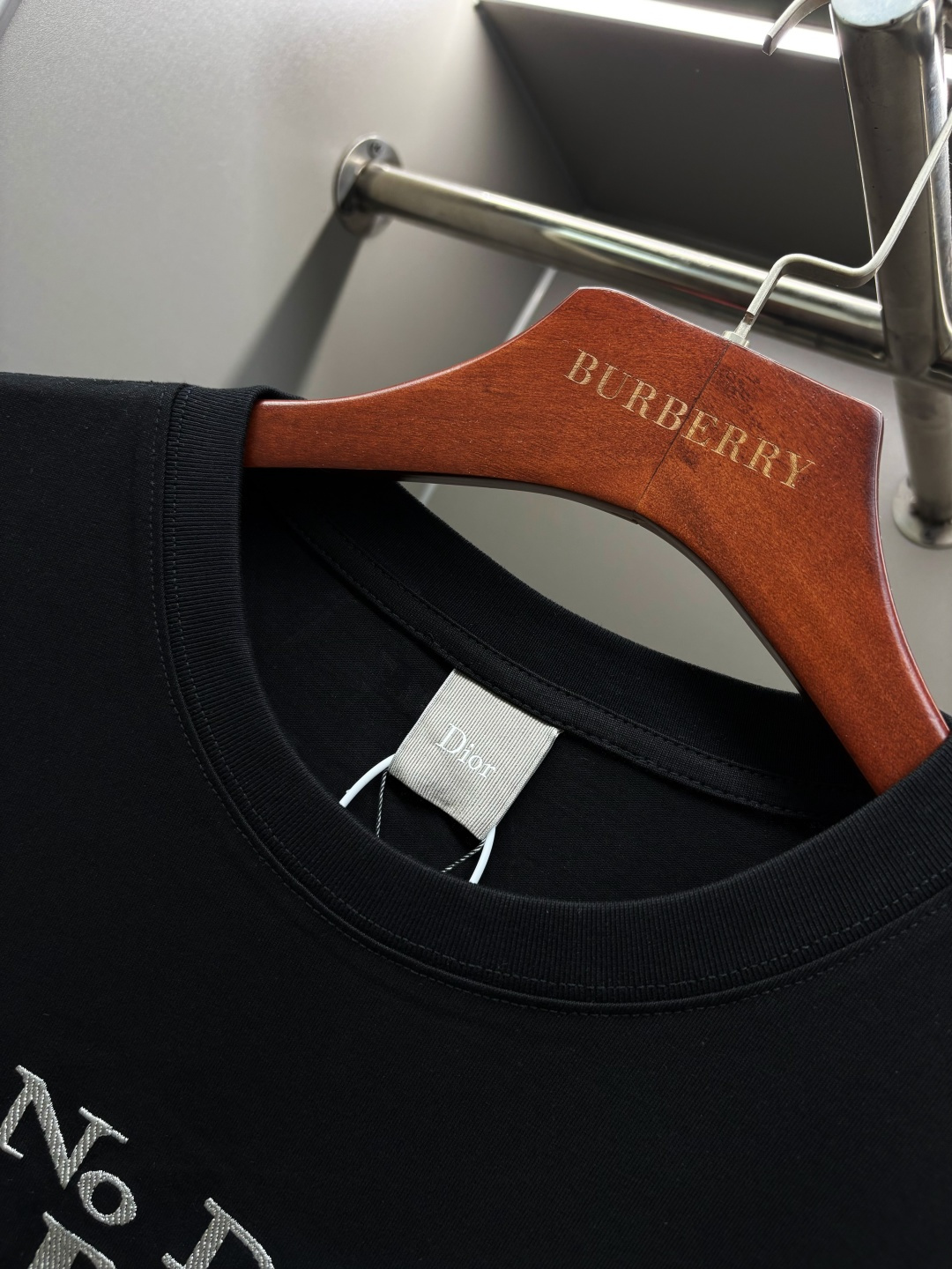 Dior DIOR 迪奥 宣言字母刺绣新款短袖T桖衫