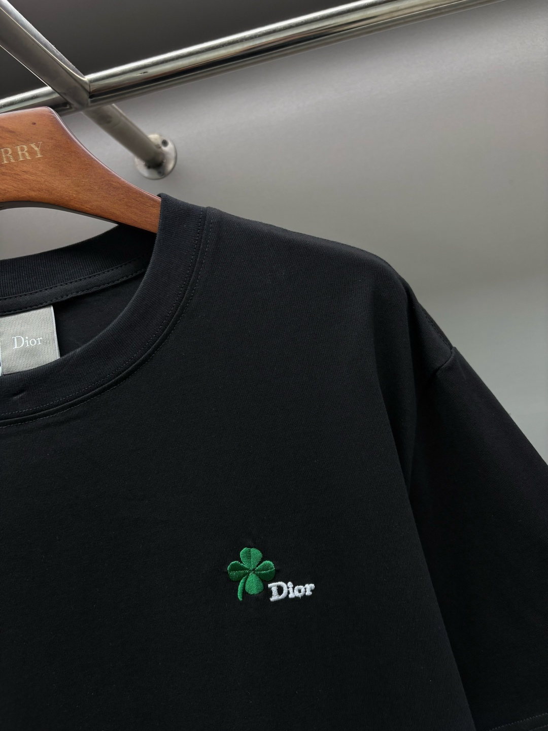 Dior DIOR 迪奥 宣言字母刺绣新款短袖T桖衫