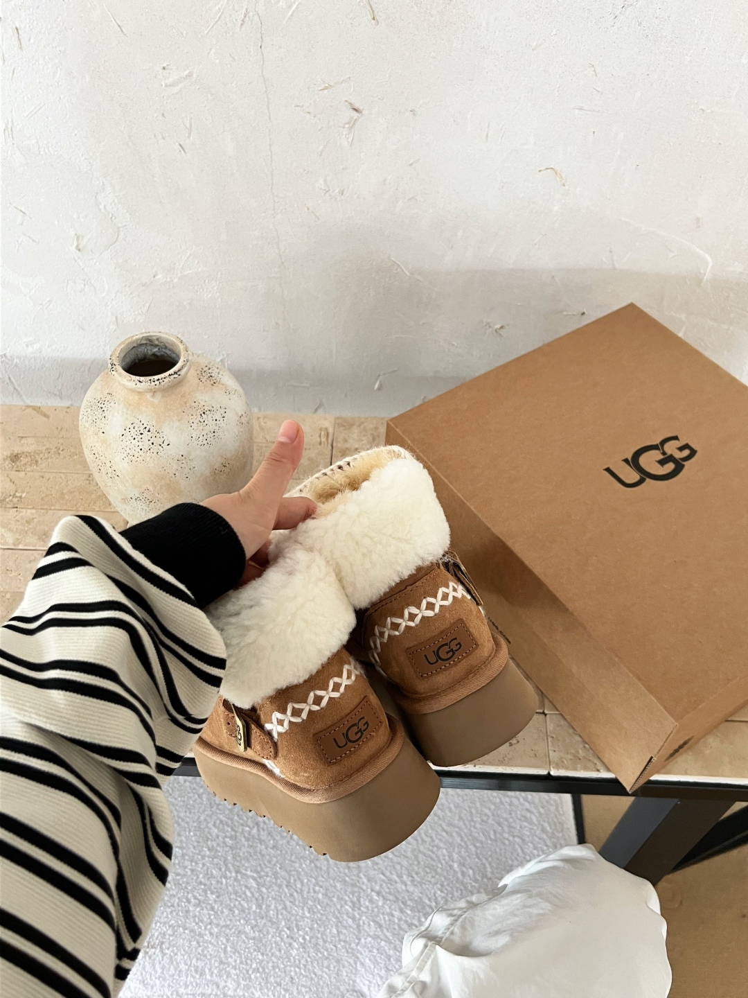 🔥UGG雪地靴｜编织细节+翻毛圈，秋冬保暖时尚我全要谁能拒绝这双细节感拉满的UGG雪地靴啊！✅ 编织花边