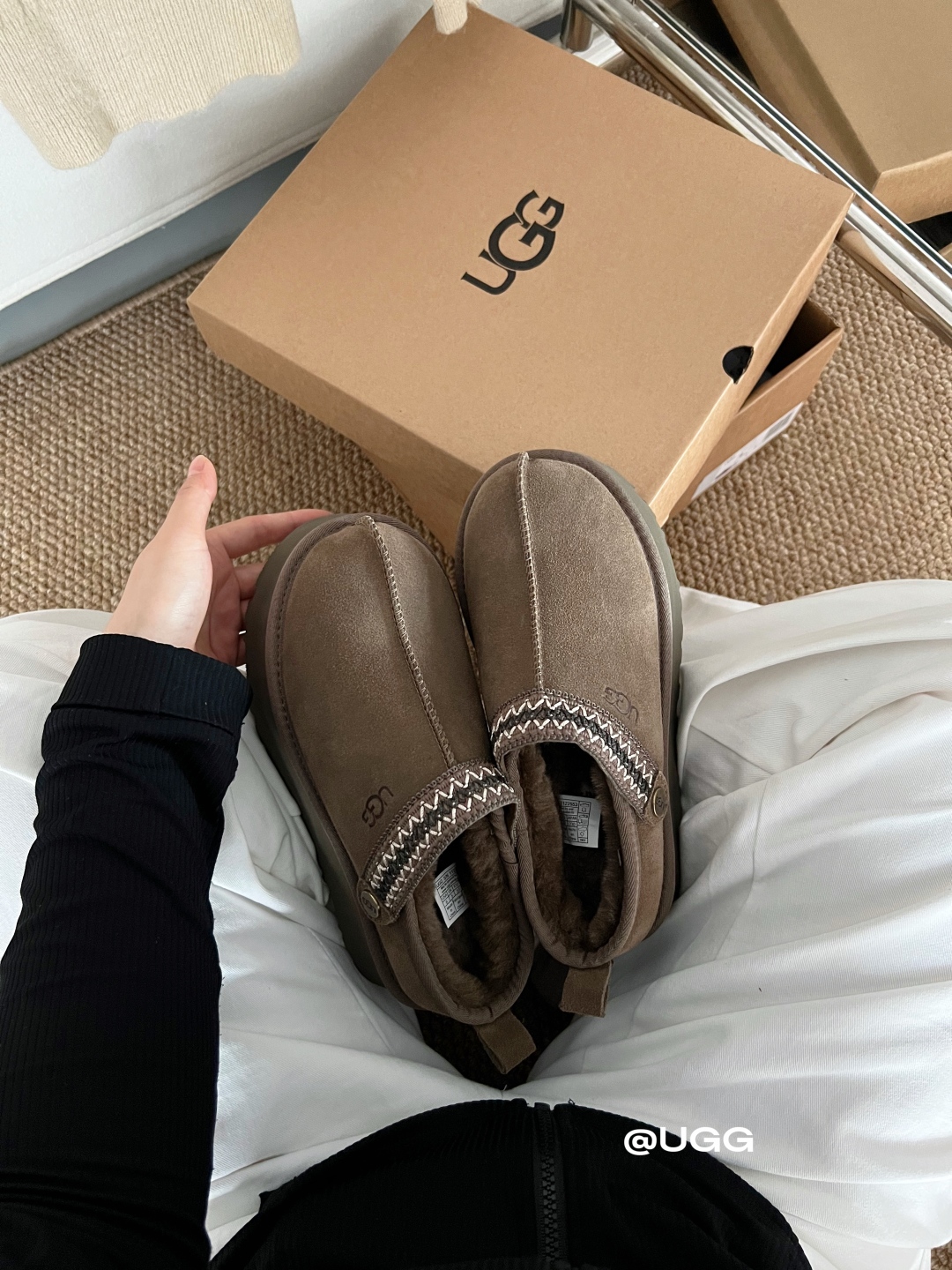 🔥新品UGG | 织带两穿民族风拖鞋✔️羊毛保暖舒适柔软冬季百搭款、3cm鞋底多色可选✓35-40码谁能