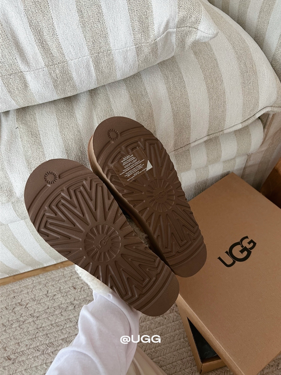 🧡 UGG民族风厚底卷毛拖|秋冬氛围感天花板!三色,35-40码!救命!这双UGG真的美到失语🤤✨ 民族