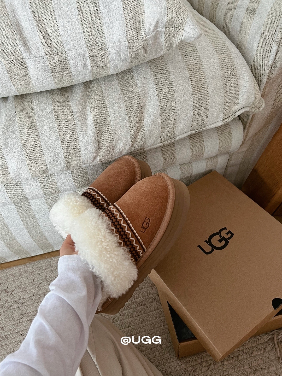 🧡 UGG民族风厚底卷毛拖|秋冬氛围感天花板!三色,35-40码!救命!这双UGG真的美到失语🤤✨ 民族