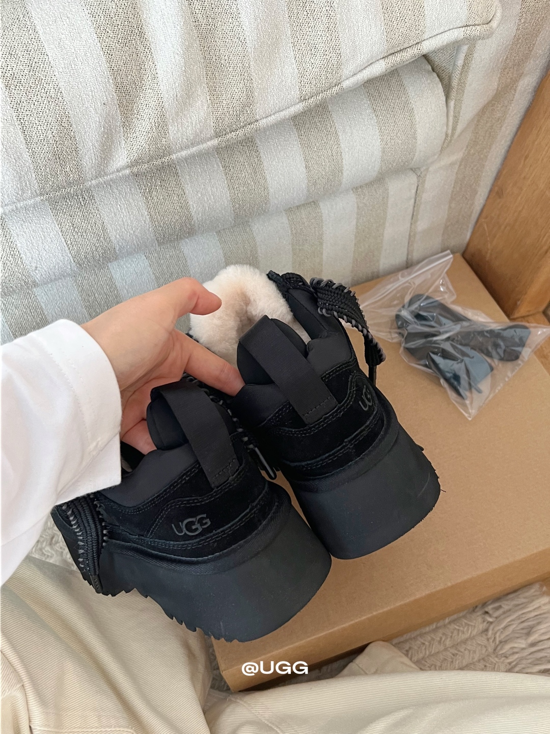 🔥UGG新款厚底内里羊毛版梅尔 秋冬穿搭的「作弊神器」，复古保暖还显高 谁能拒绝一双集复古颜值、5cm隐