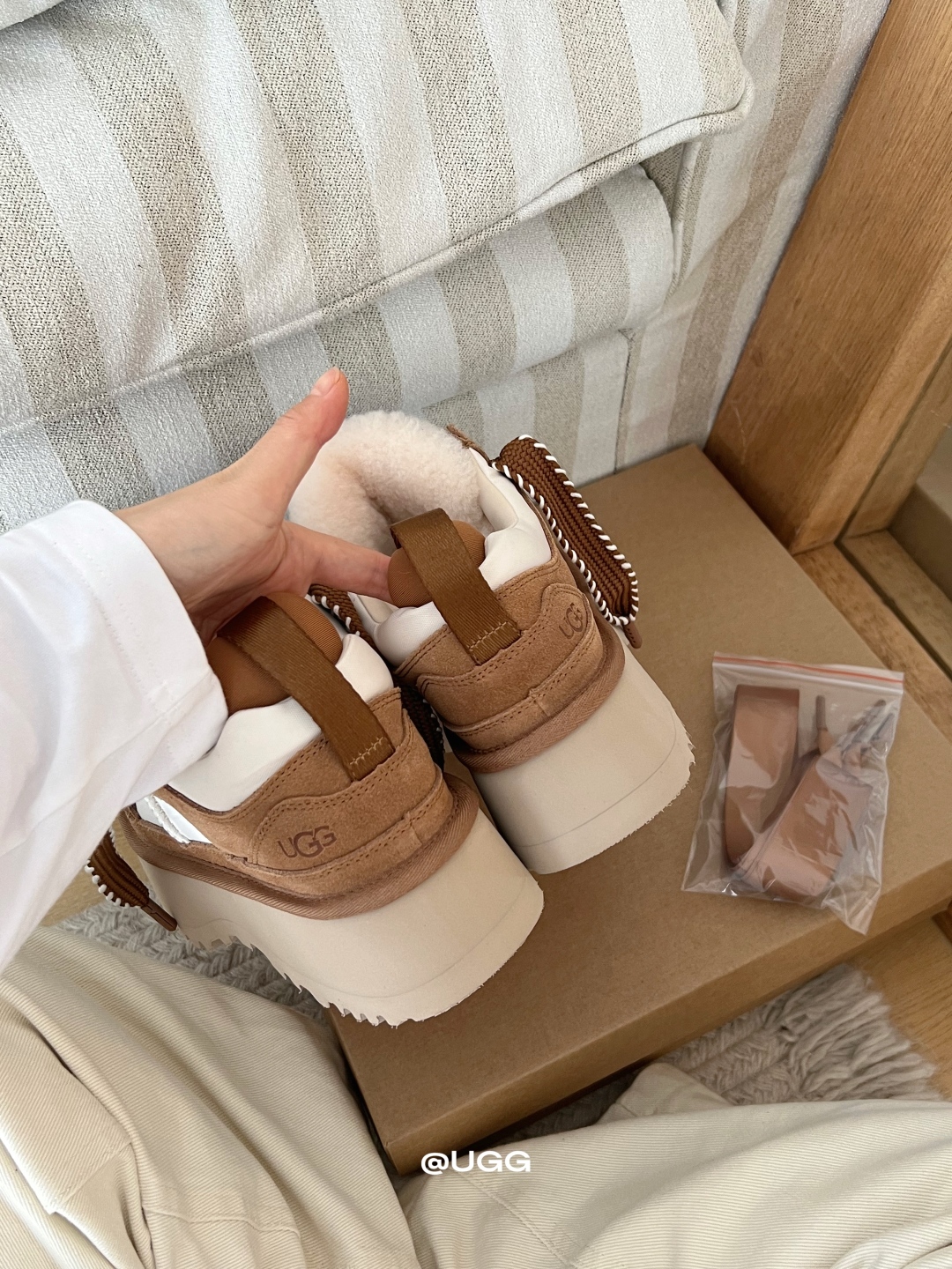 🔥UGG新款厚底内里羊毛版梅尔 秋冬穿搭的「作弊神器」，复古保暖还显高 谁能拒绝一双集复古颜值、5cm隐