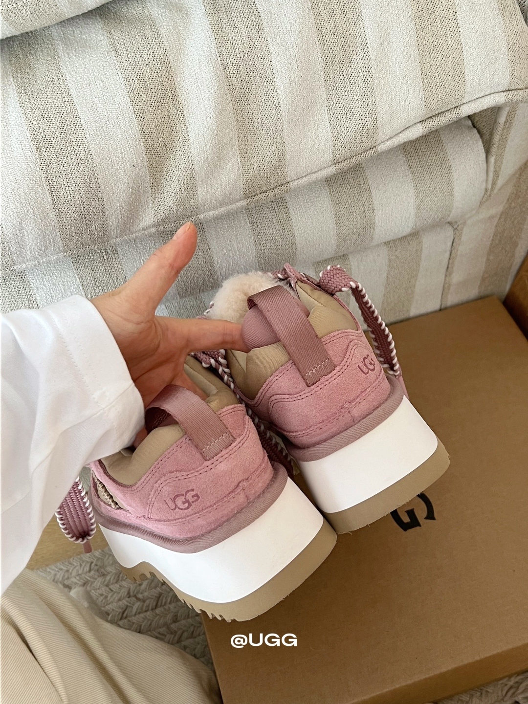 🔥UGG新款厚底内里羊毛版梅尔 秋冬穿搭的「作弊神器」,复古保暖还显高 谁能拒绝一双集复古颜值、5cm隐