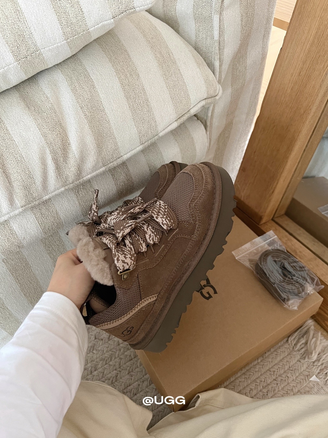 🔥UGG八色薄底梅尔 原来板鞋也能这么卷!UGG梅尔休闲板鞋,颜值与舒适双在线💯 谁规定板鞋只能是单一风
