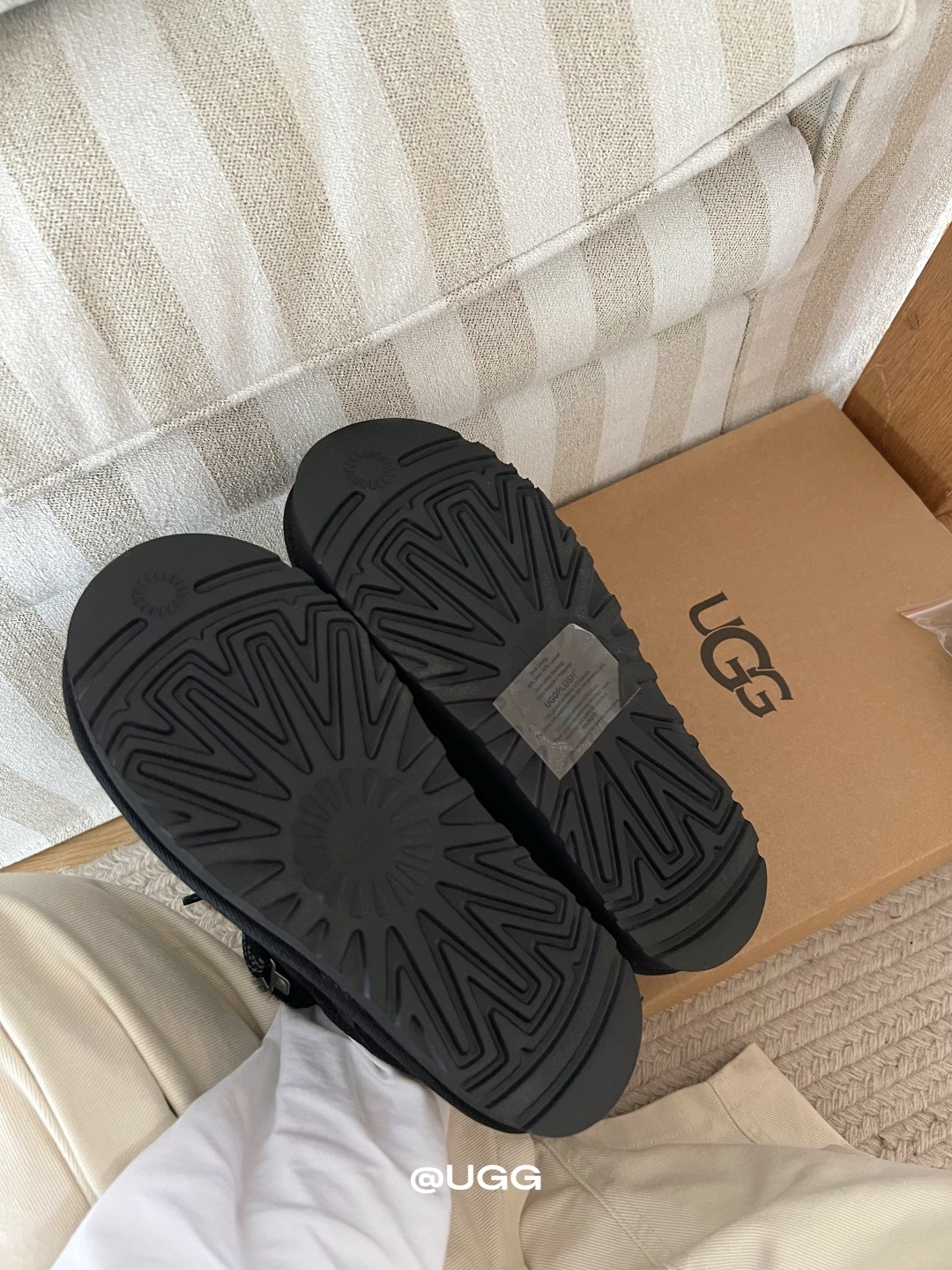 🔥UGG八色薄底梅尔 原来板鞋也能这么卷!UGG梅尔休闲板鞋,颜值与舒适双在线💯 谁规定板鞋只能是单一风