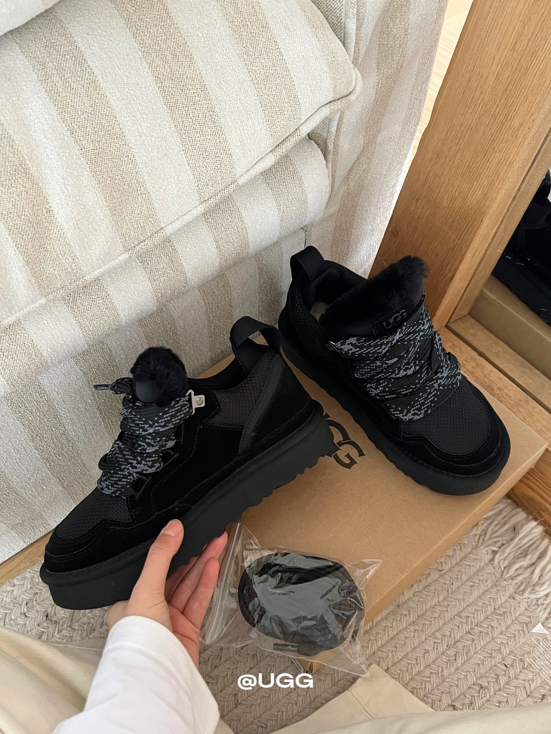 🔥UGG八色薄底梅尔 原来板鞋也能这么卷!UGG梅尔休闲板鞋,颜值与舒适双在线💯 谁规定板鞋只能是单一风