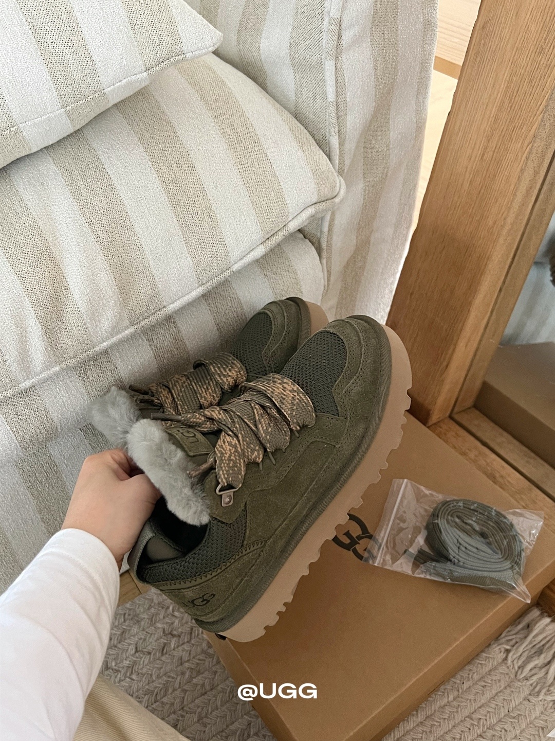 🔥UGG八色薄底梅尔 原来板鞋也能这么卷!UGG梅尔休闲板鞋,颜值与舒适双在线💯 谁规定板鞋只能是单一风
